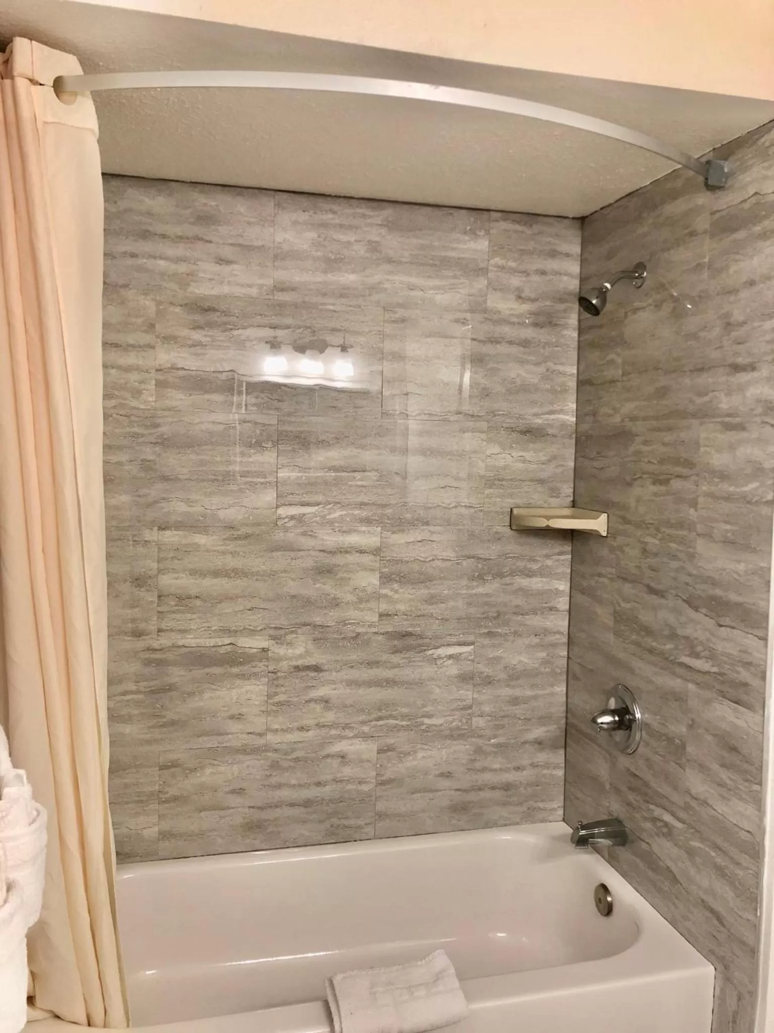 Bathroom in Pelican Inn