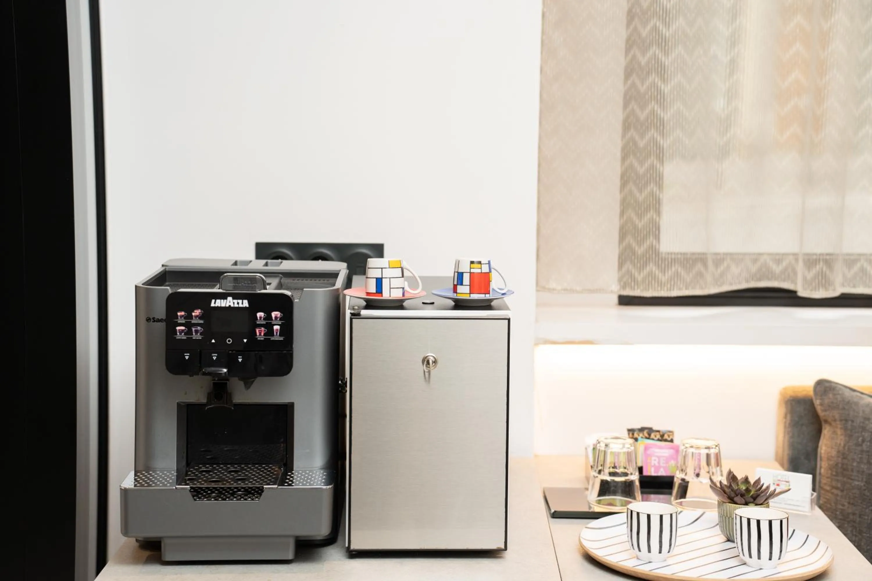 Coffee/tea facilities in Hôtel Du Mont Dore Batignolles