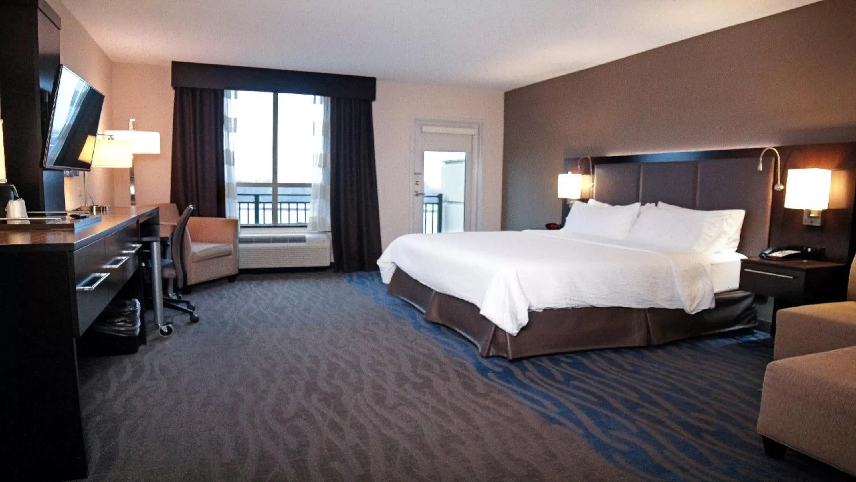 Photo of the whole room in Holiday Inn Owensboro Riverfront, an IHG Hotel