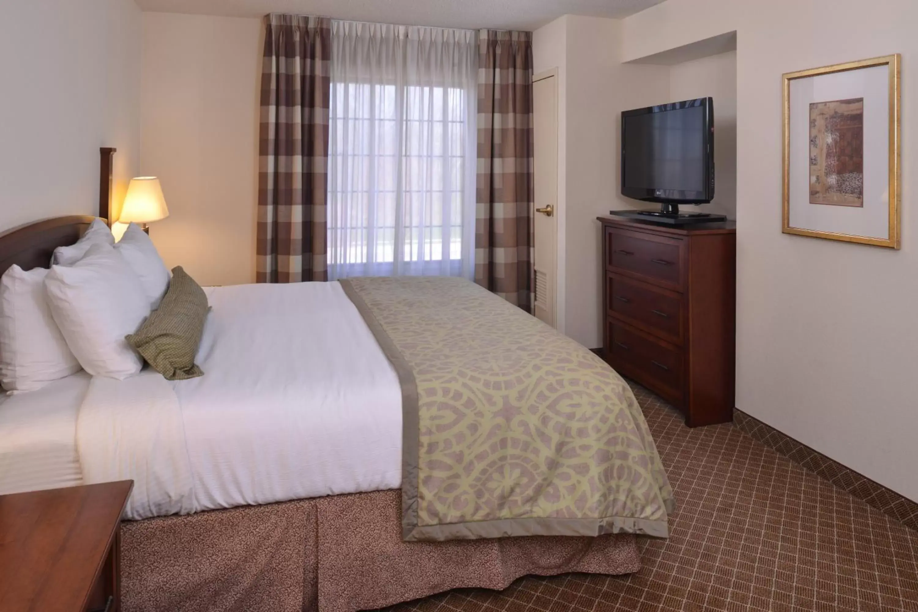 Photo of the whole room, Bed in Staybridge Suites Indianapolis-Airport, an IHG Hotel