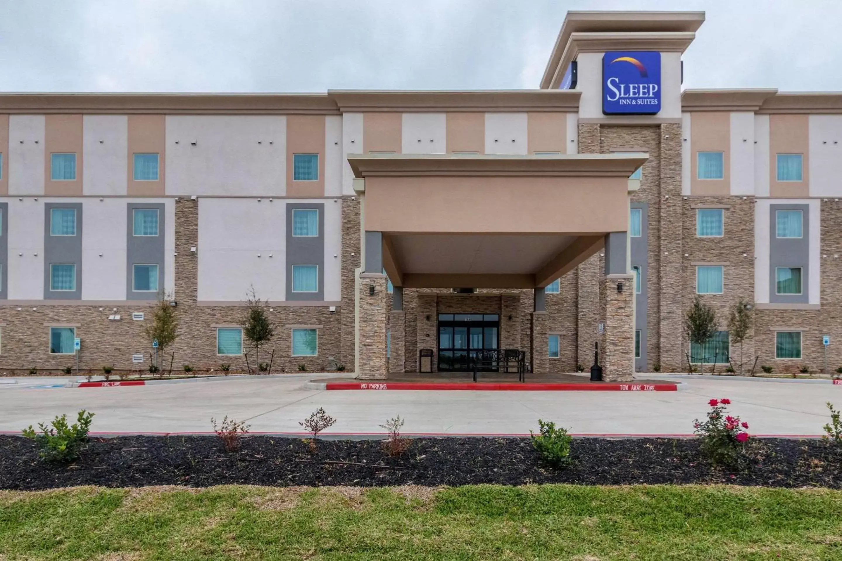 Property Building in Sleep Inn & Suites College Station