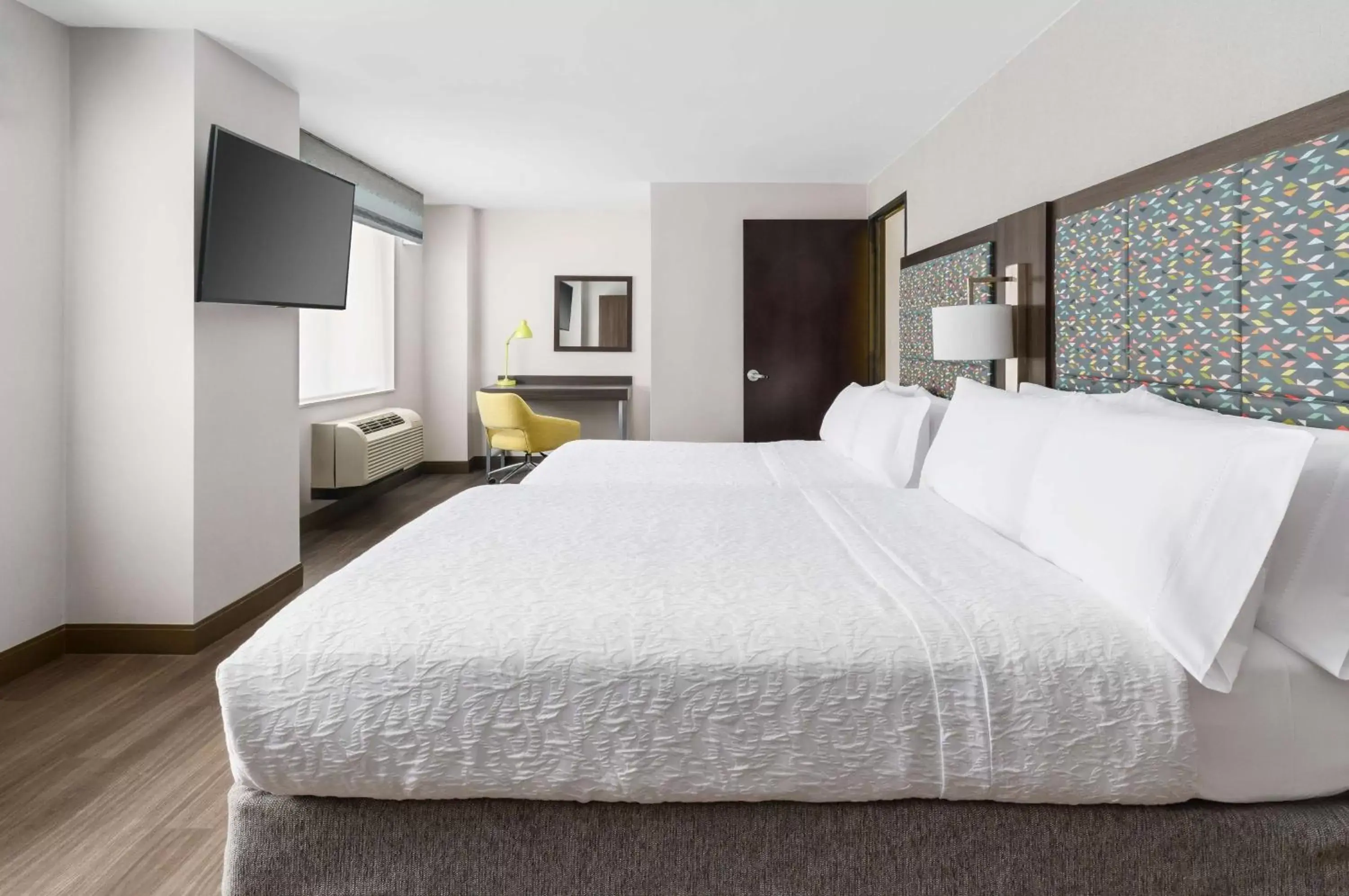 Bedroom, Bed in Hampton Inn Manhattan-35th St Empire State Bldg