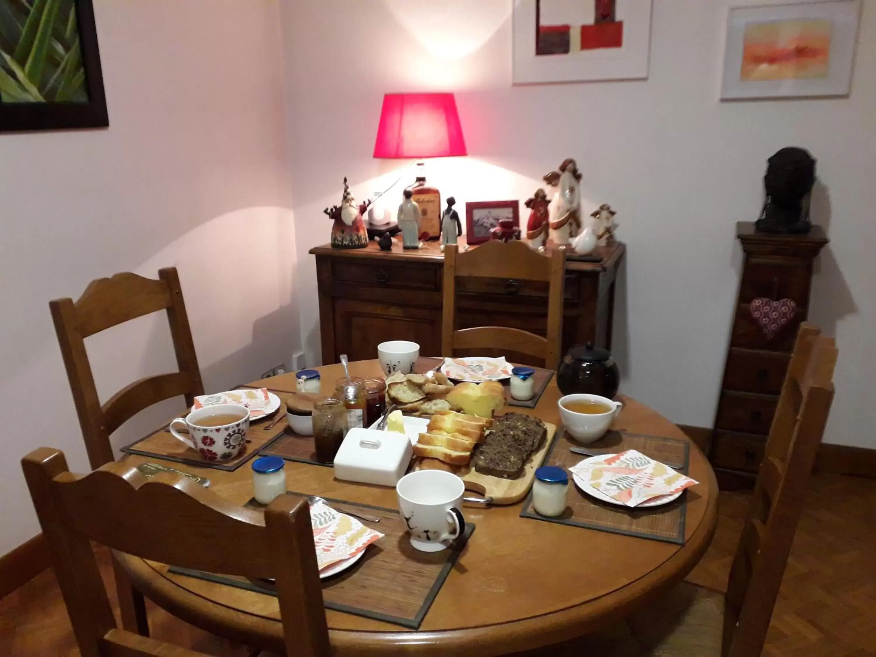 Breakfast, Restaurant/Places to Eat in Chambre d'Hôtes - DOUCE NUI-THE