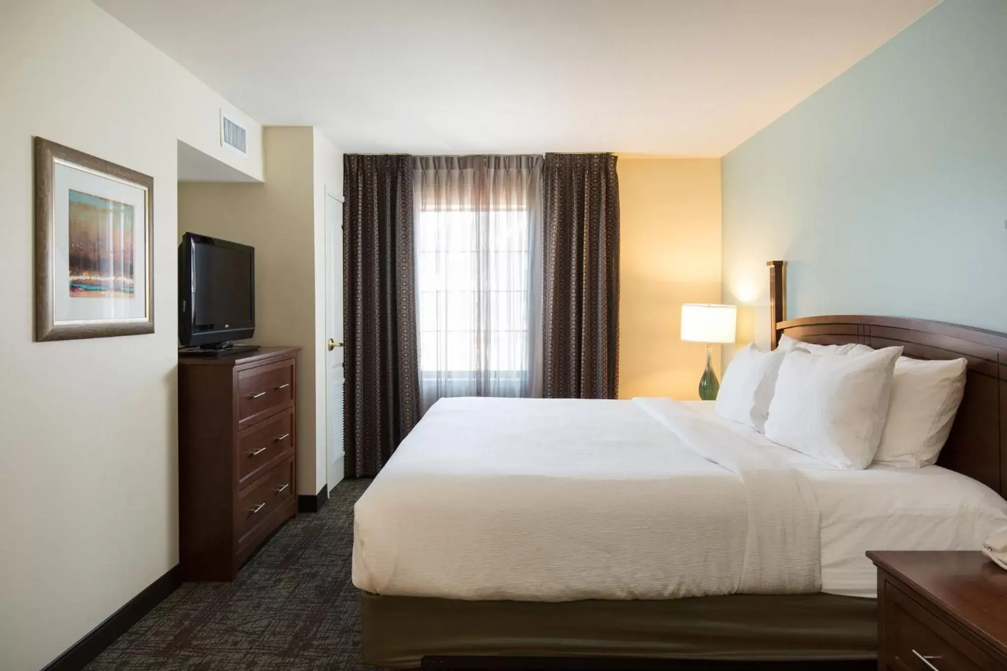 Photo of the whole room, Bed in Staybridge Suites Chandler, an IHG Hotel