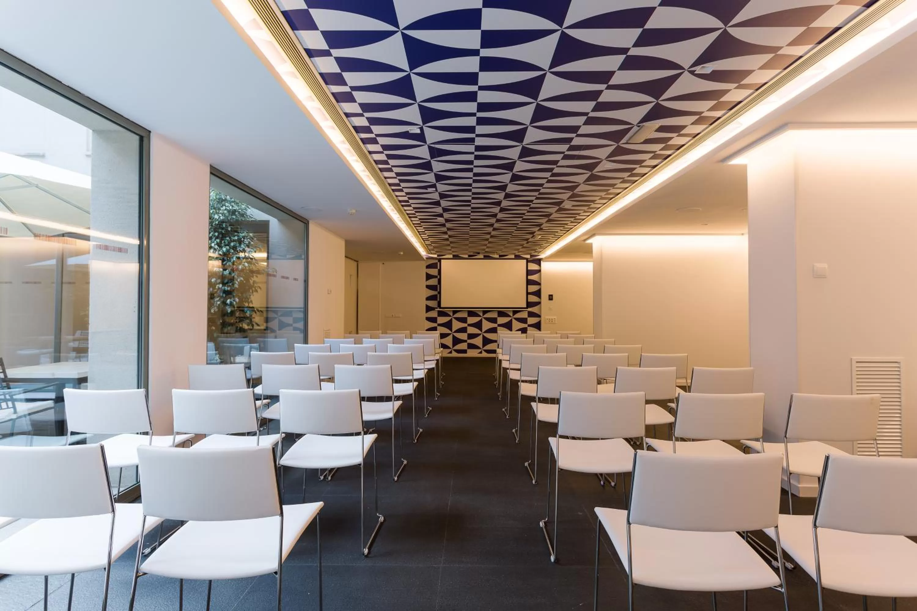 Business facilities in Room Mate Carla, Barcelona