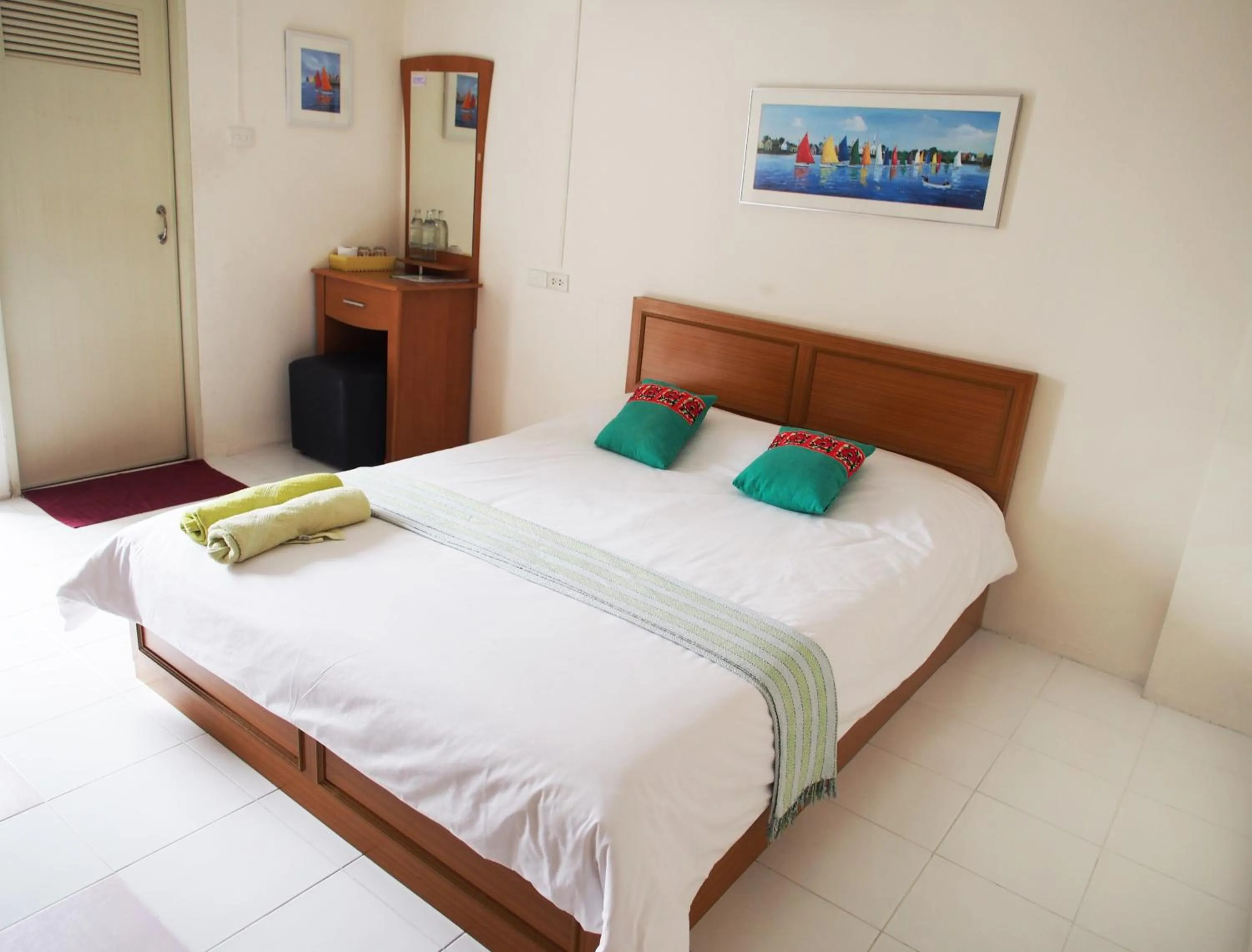 Bed in Thanapa Mansion (Donmuang Airport)