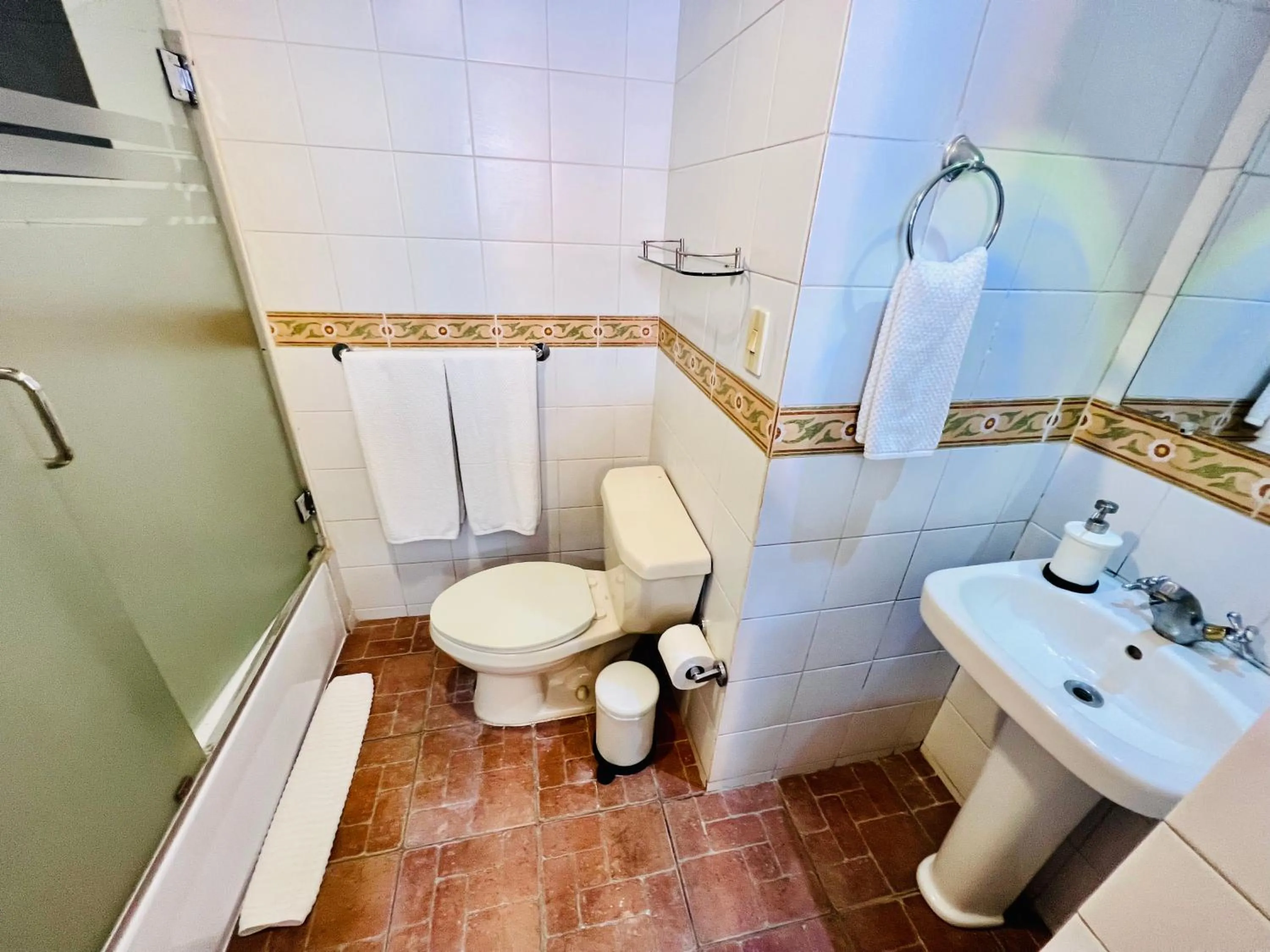 Bathroom in Suite Colonial by Cristi