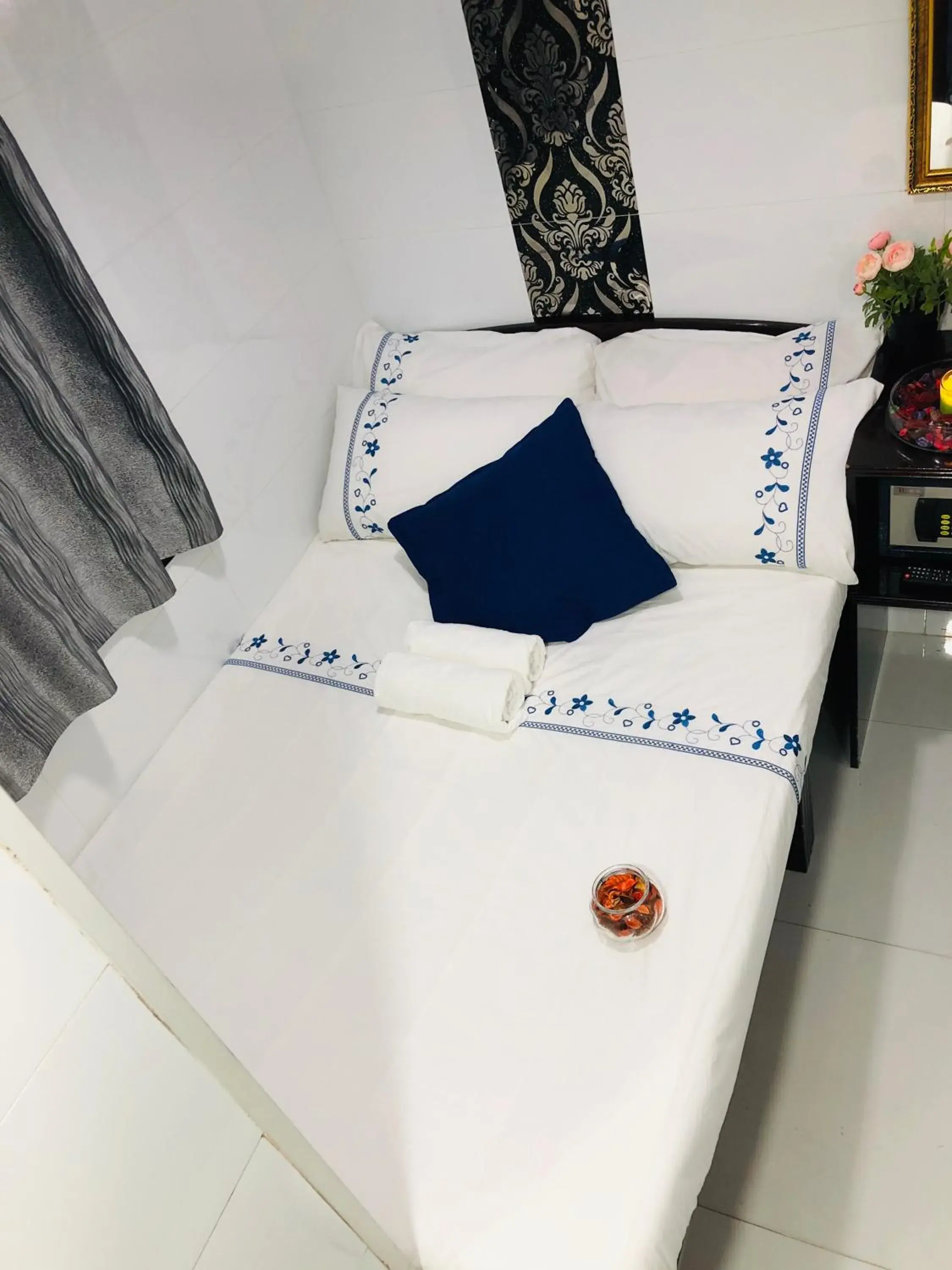 Bathroom, Bed in Ashoka Hostel