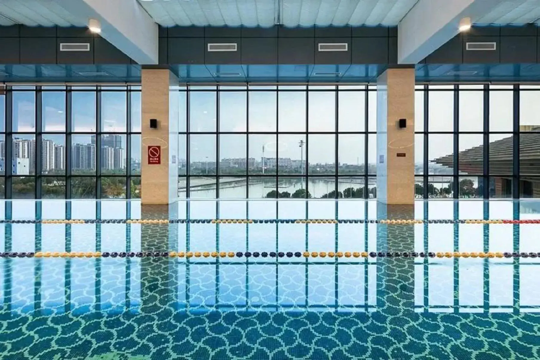 Swimming pool in Crowne Plaza Yangzhou by IHG Swimming pool in Crowne Plaza Yangzhou by IHG