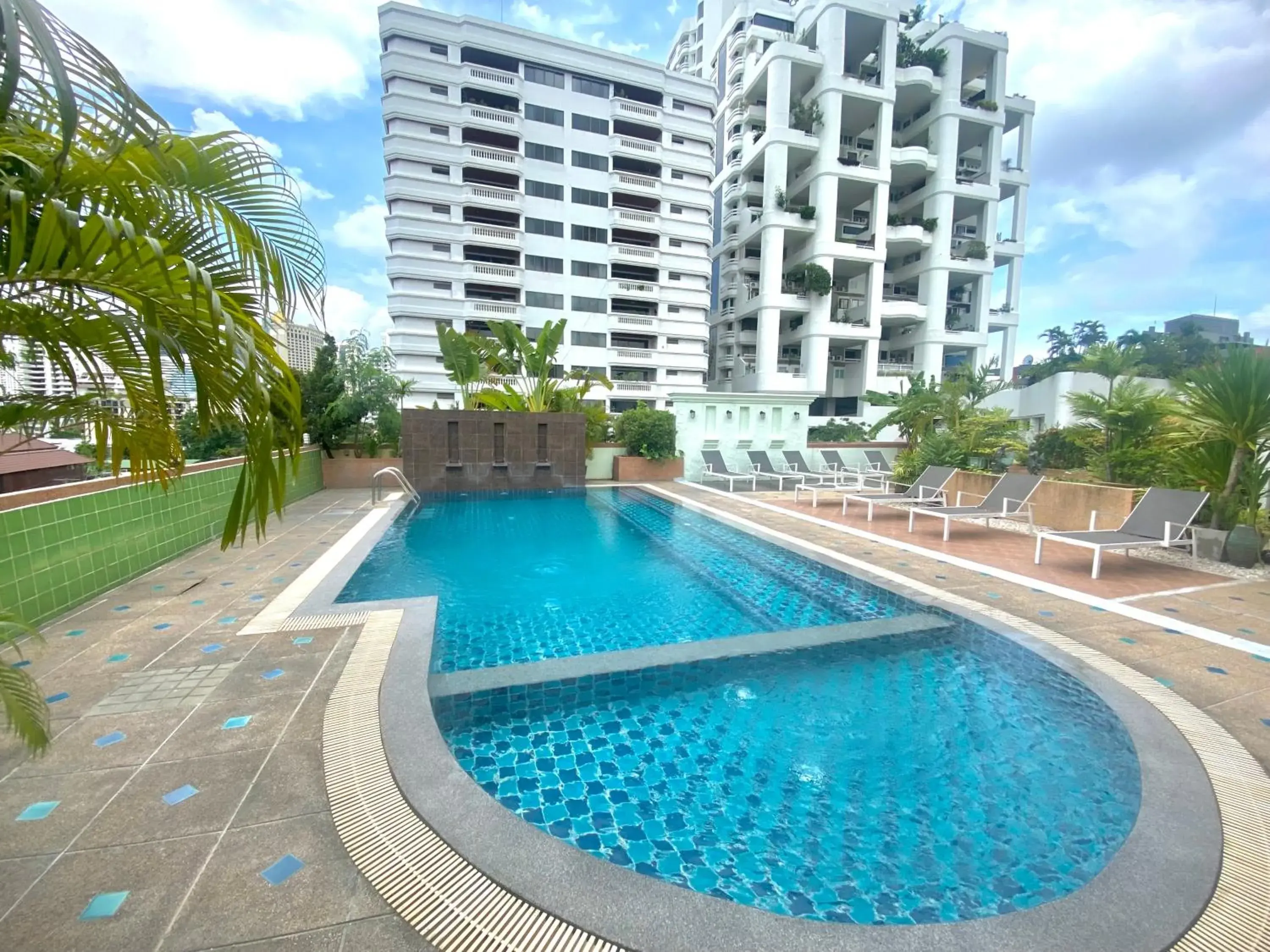 Pool view, Swimming Pool in Woraburi Sukhumvit Hotel