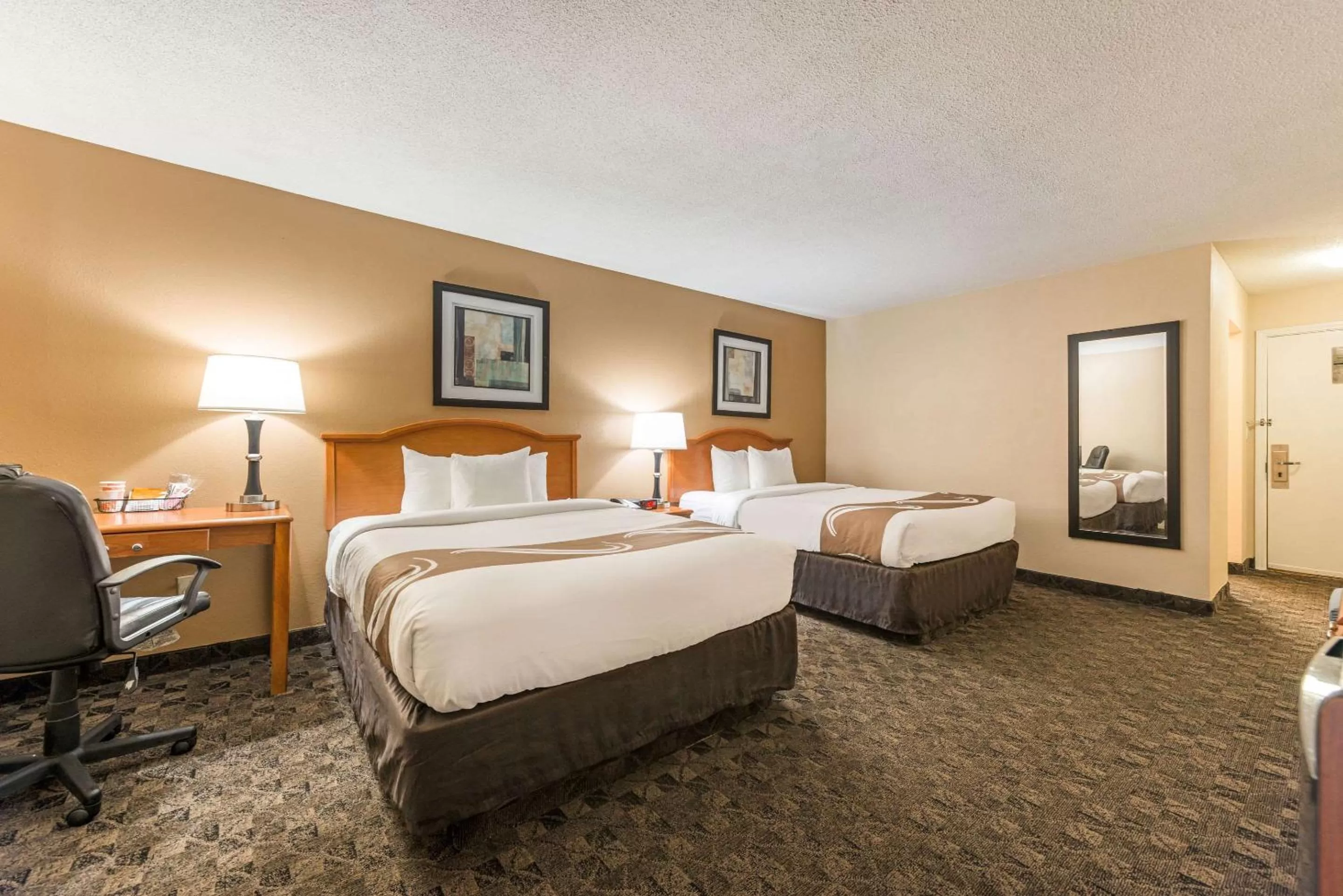 Photo of the whole room, Bed in Quality Inn & Suites Portage Central