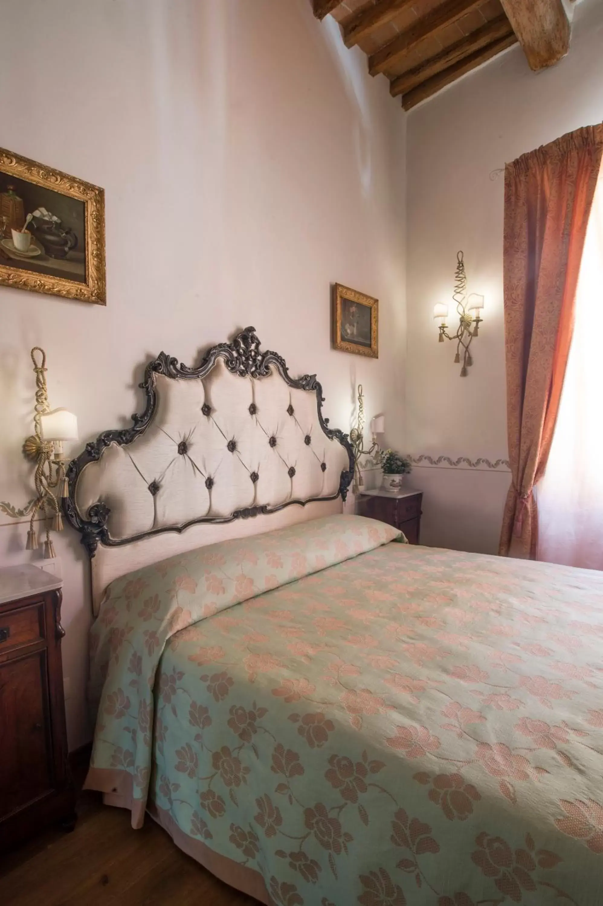 Bed in Palazzo Pacini