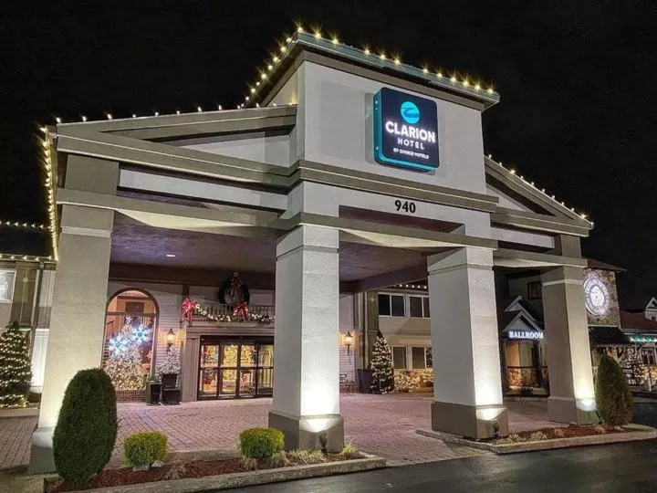 Property Building in Clarion Hotel Seekonk - Providence