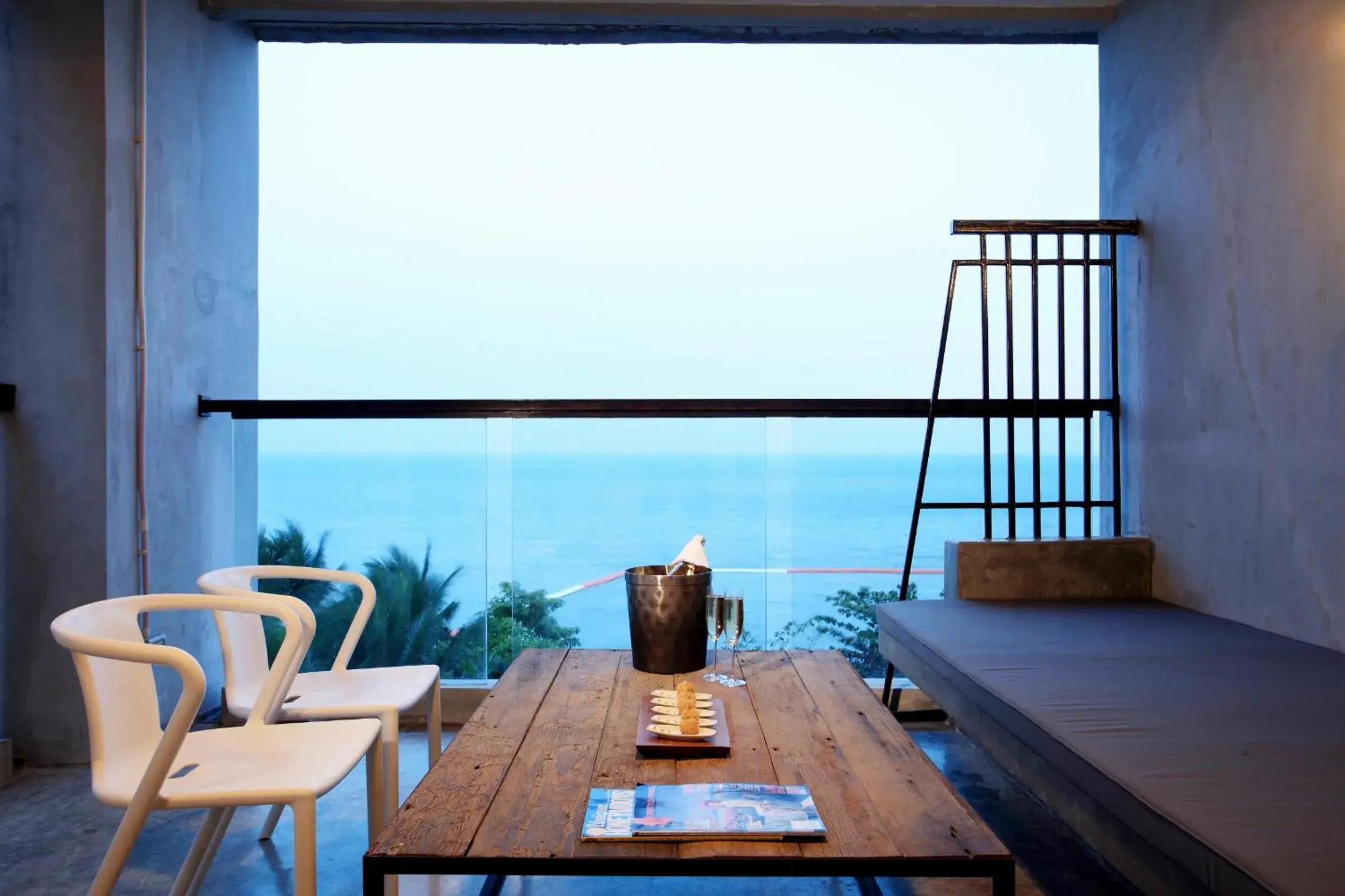 Balcony/Terrace in Pattaya Modus Beachfront Resort