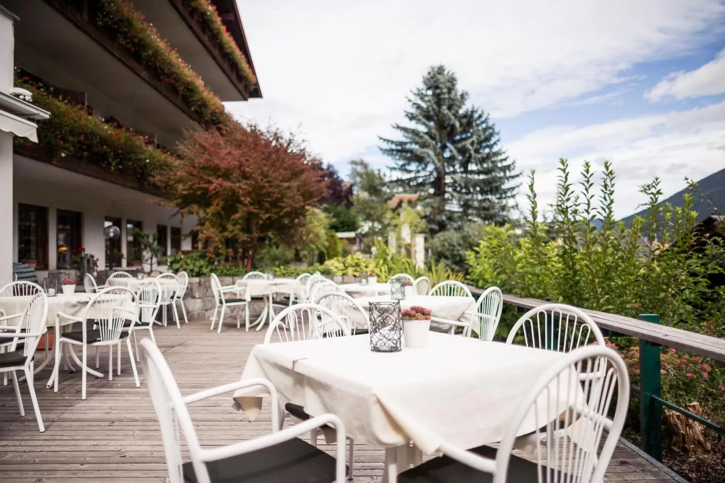 Property building, Restaurant/Places to Eat in Hotel Alpenhof