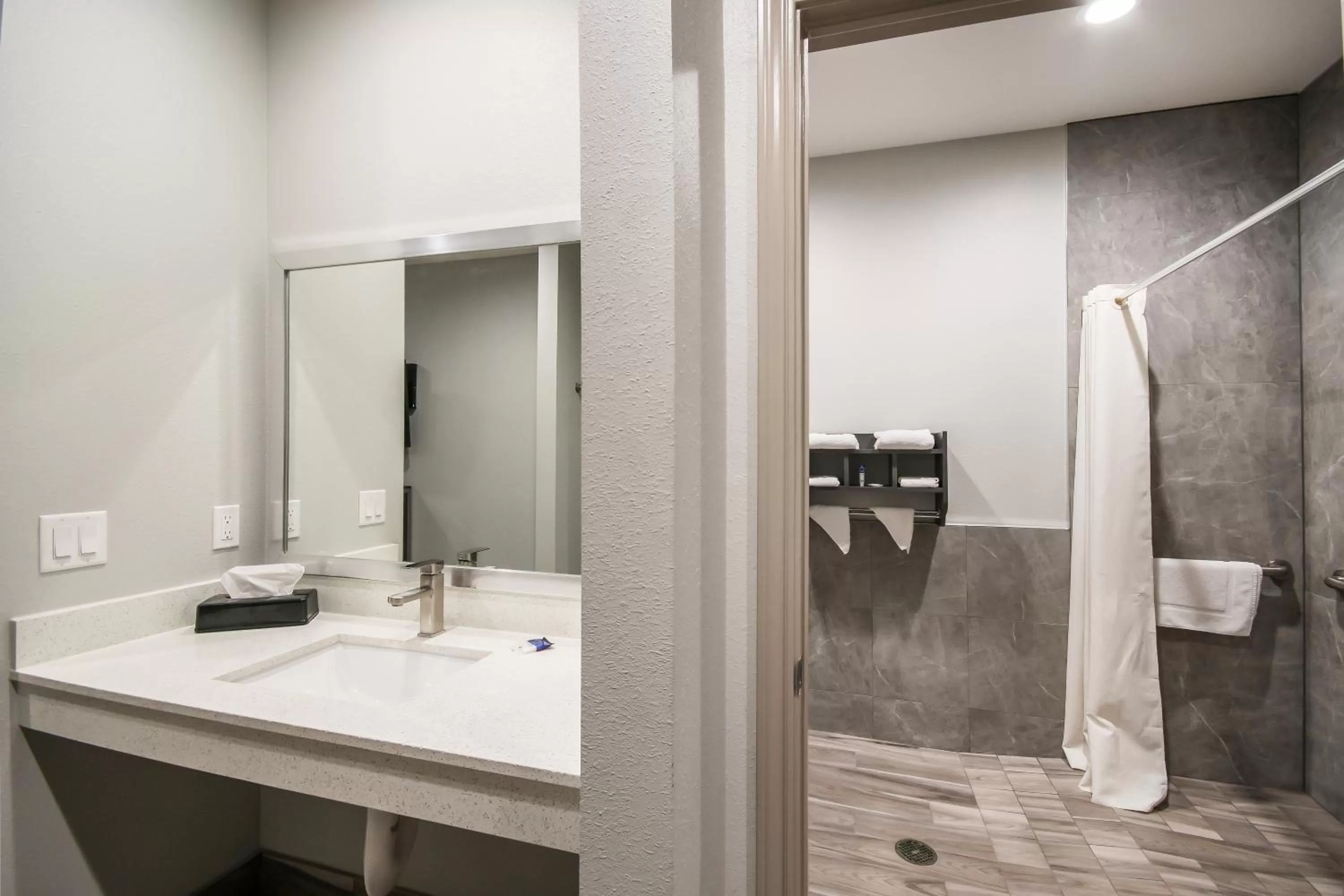 Bathroom in Americas Best Value Inn & Suites Northeast Houston Downtown I-610