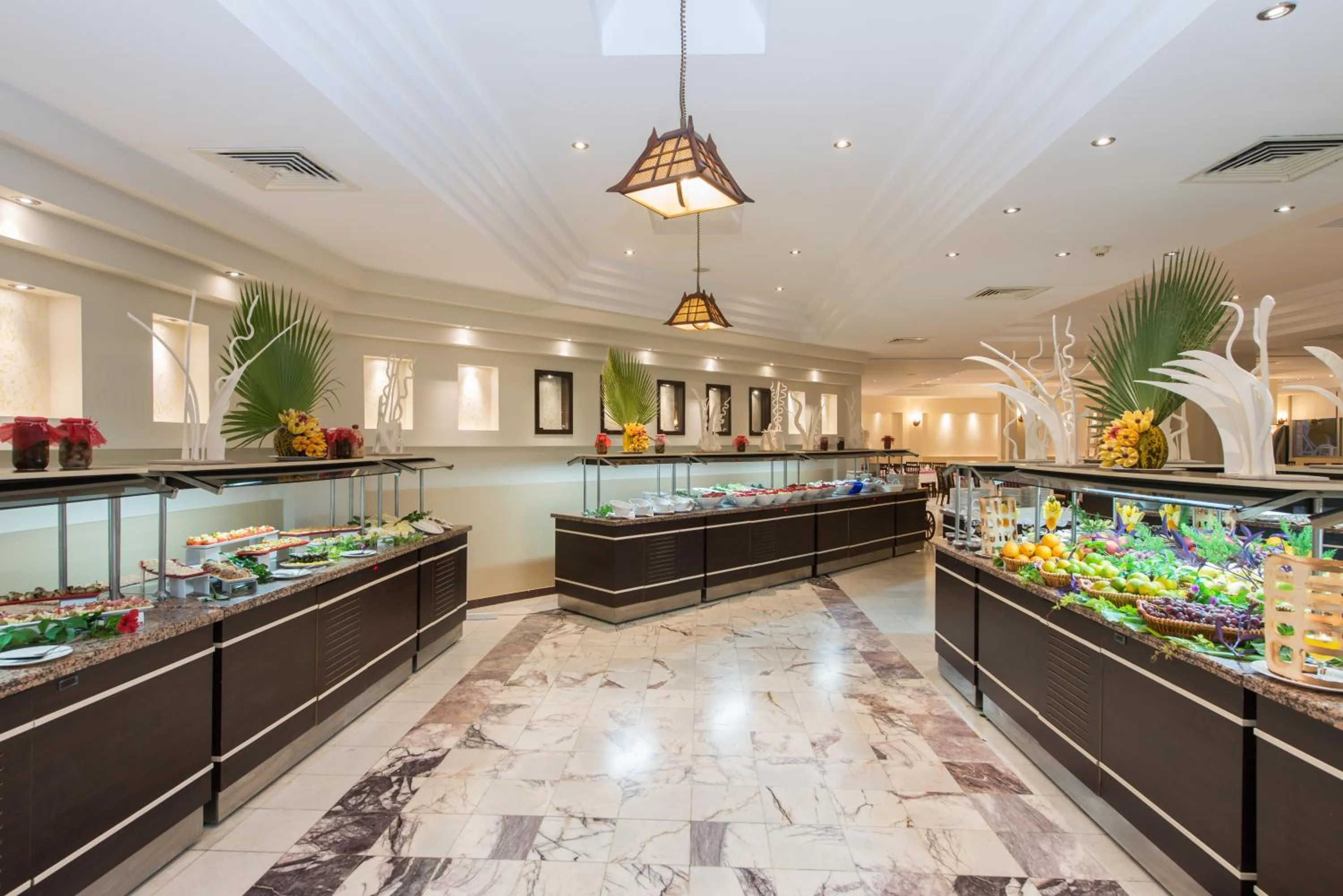 Restaurant/places to eat in Adonis Hotel