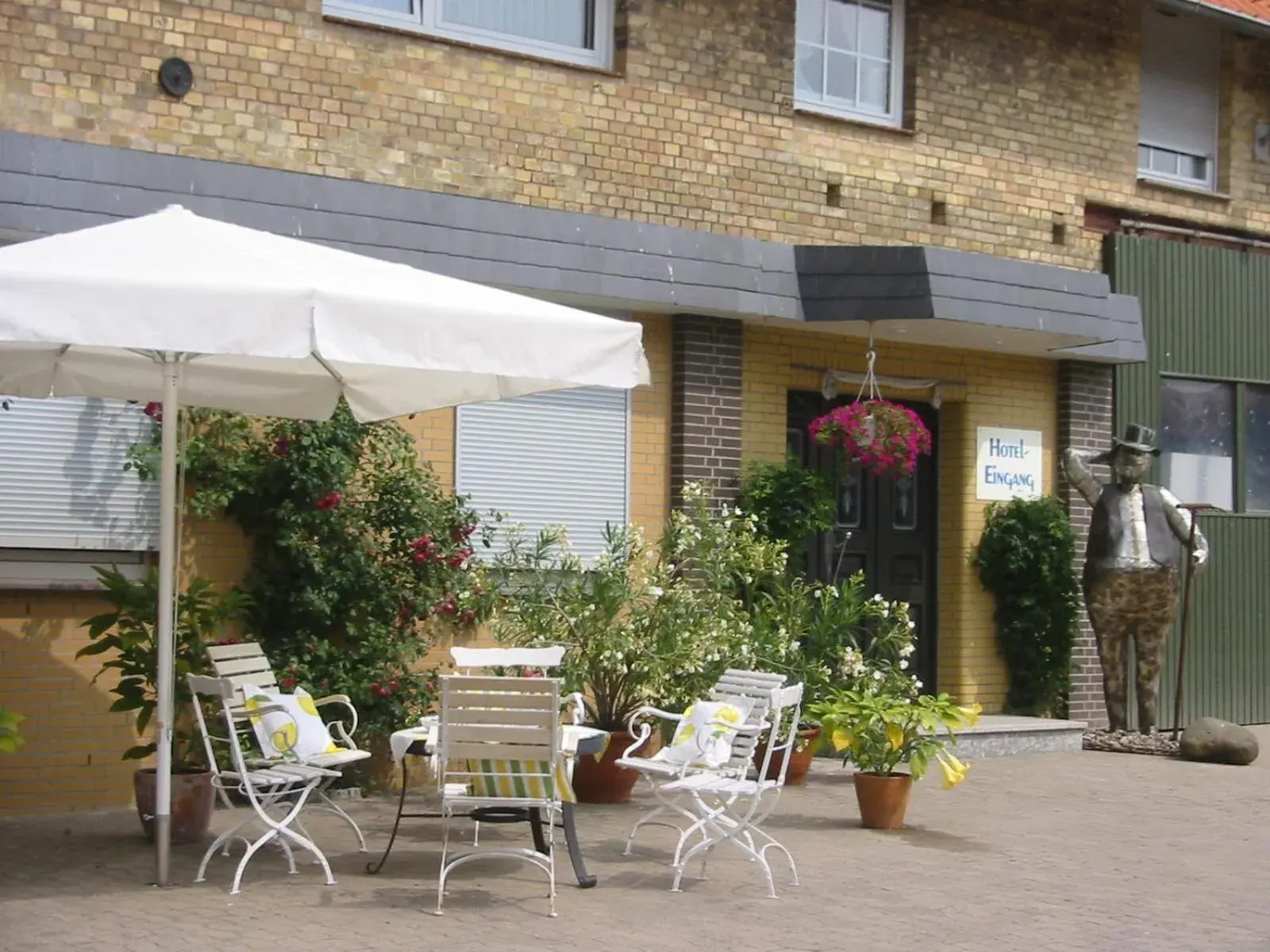 Facade/entrance in Hotel Gödecke