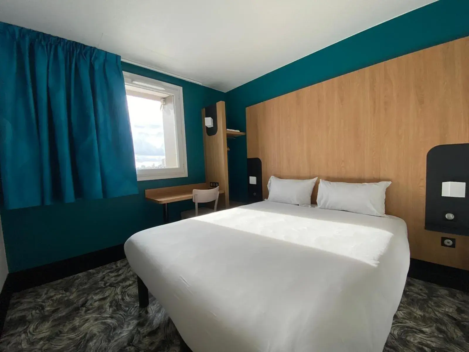 Bedroom, Bed in B&B HOTEL Paris Porte de la Villette