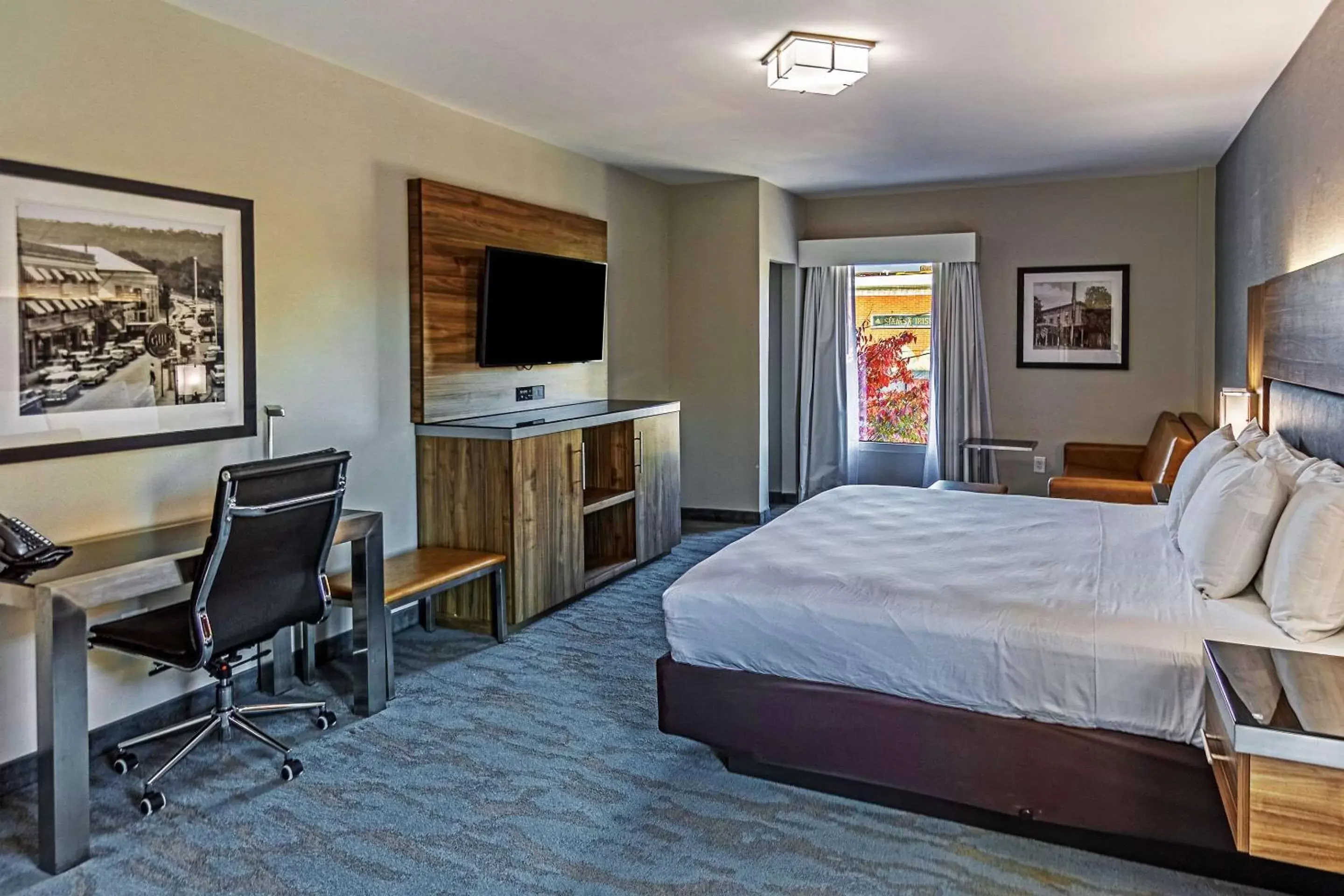 Photo of the whole room in The Penn Stroud, Stroudsburg - Poconos, Ascend Hotel Collection