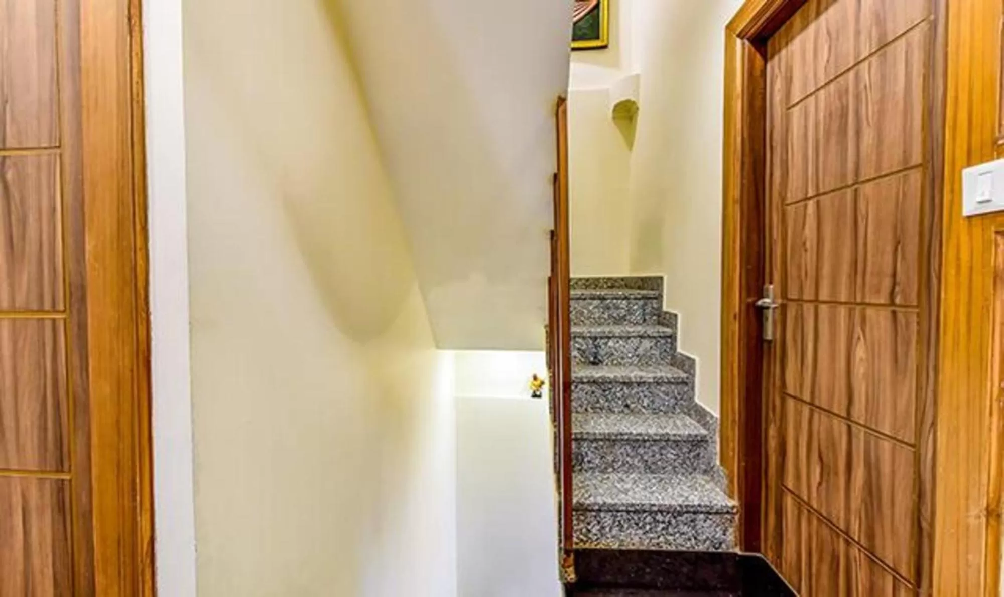 Lobby or reception in FabHotel Clock View 500M From The Mall Road