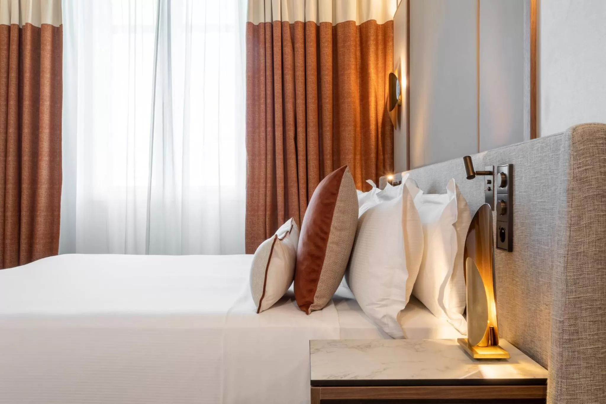 Photo of the whole room, Bed in InterContinental Paris Champs Elysées Etoile by IHG