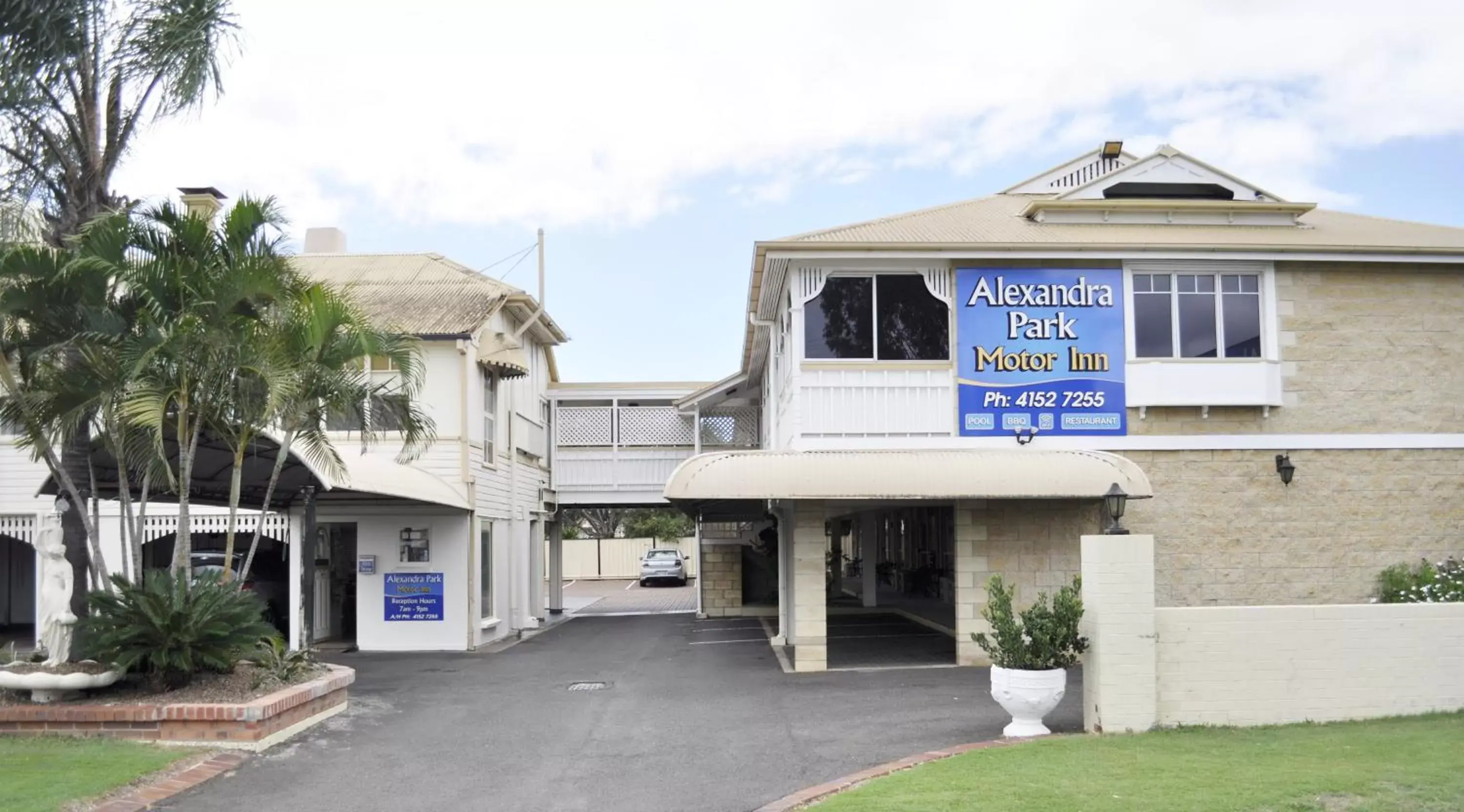 Facade/entrance, Property Building in Alexandra Park Motor Inn