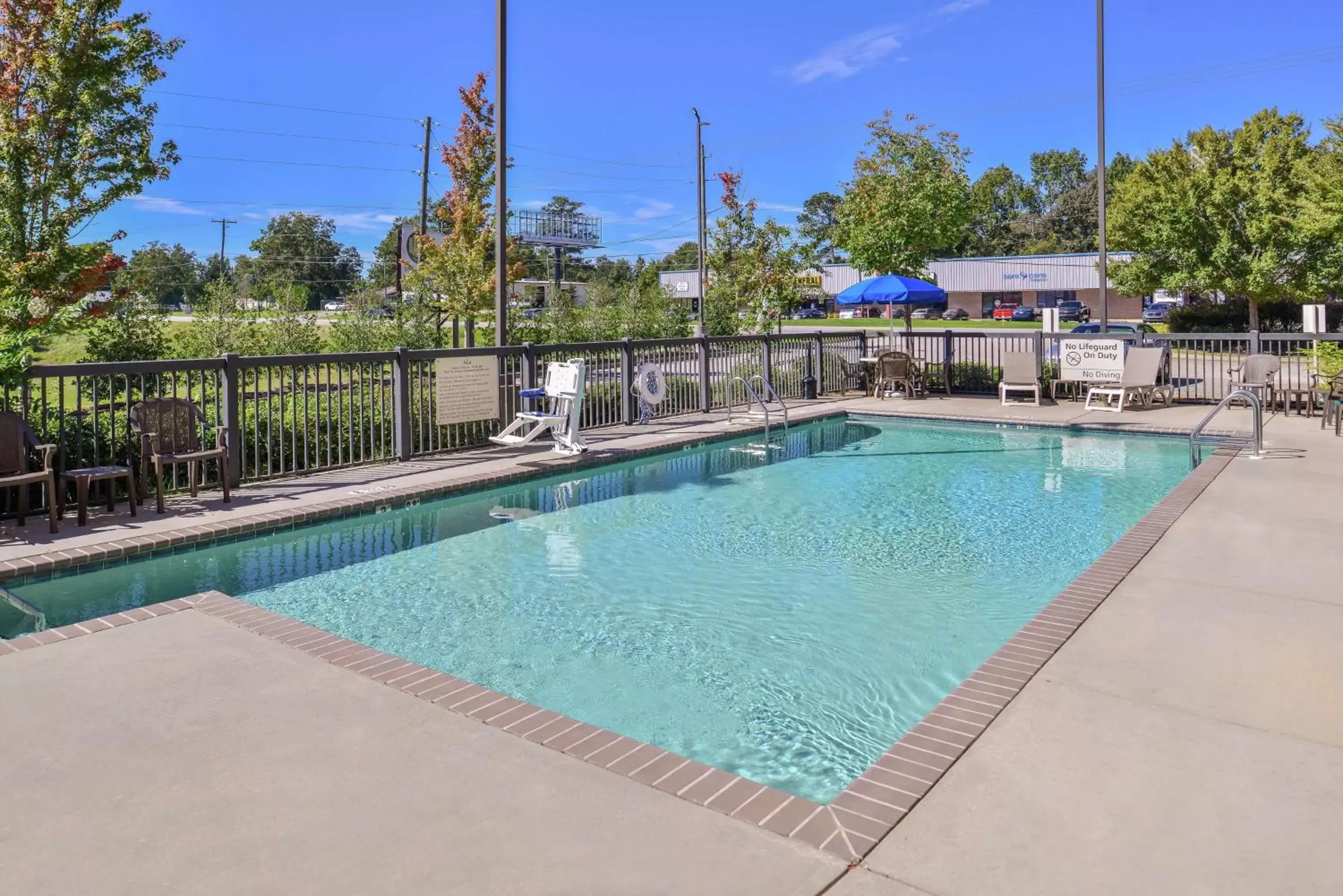 Pool view, Swimming Pool in Hampton Inn Jackson-College Avenue