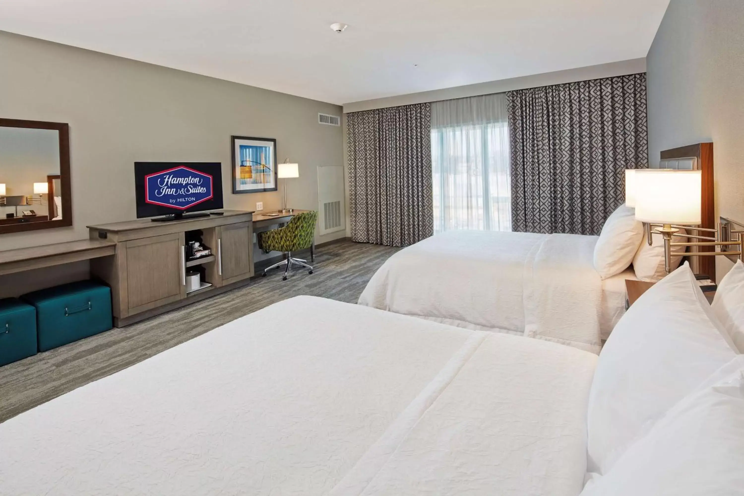 Bedroom, Bed in Hampton Inn & Suites Sacramento at CSUS