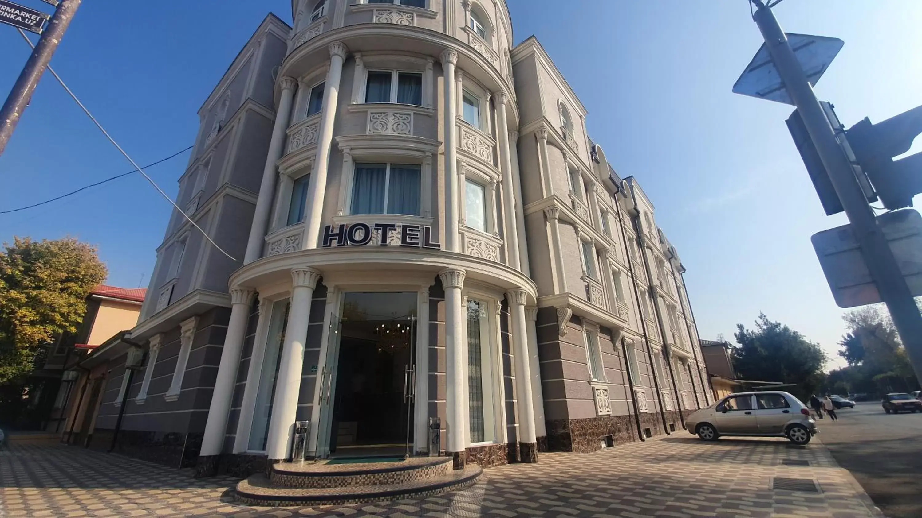 Property building in Orient Grand Property building in Orient Grand