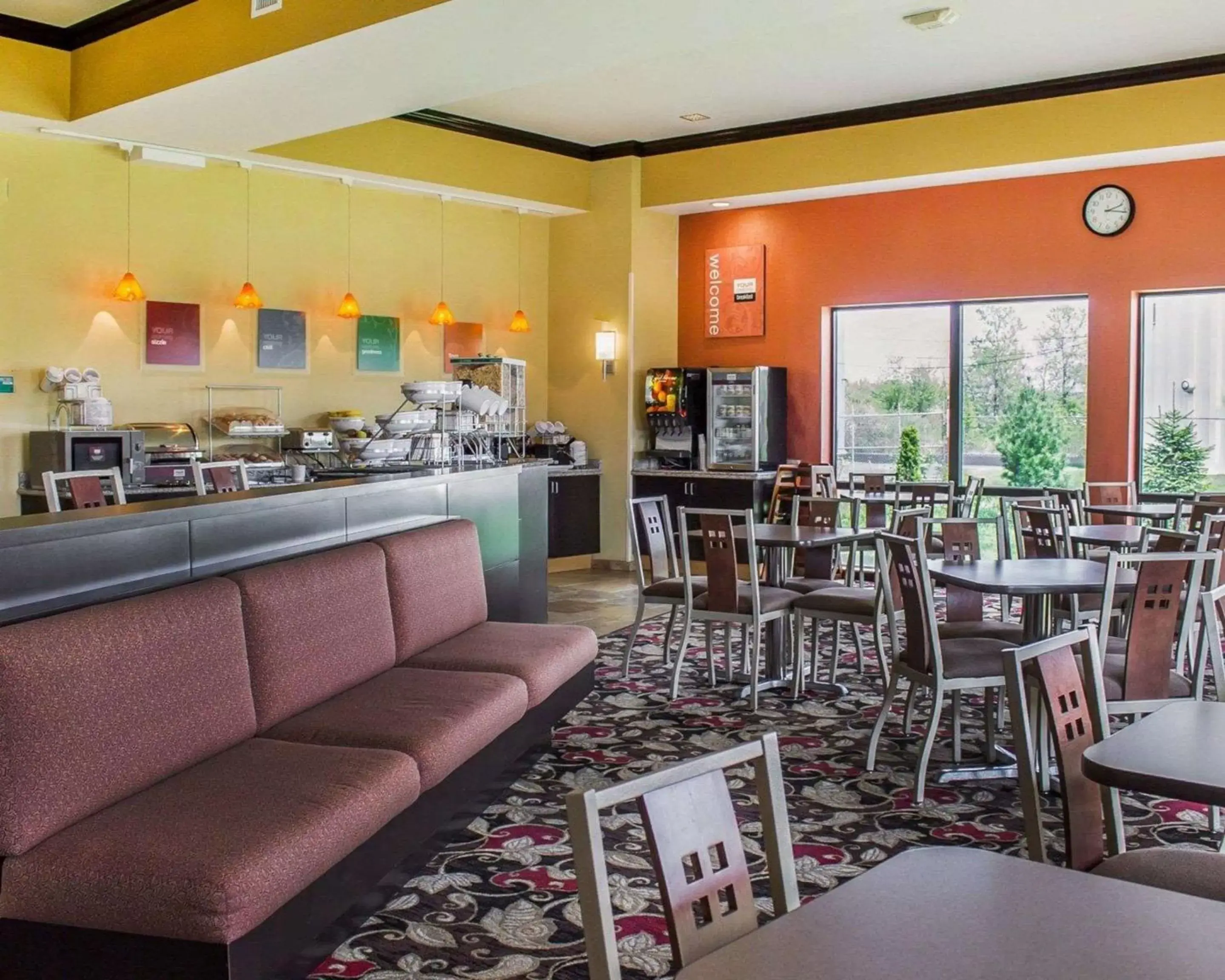 Restaurant/Places to Eat in Comfort Suites Columbus East Broad