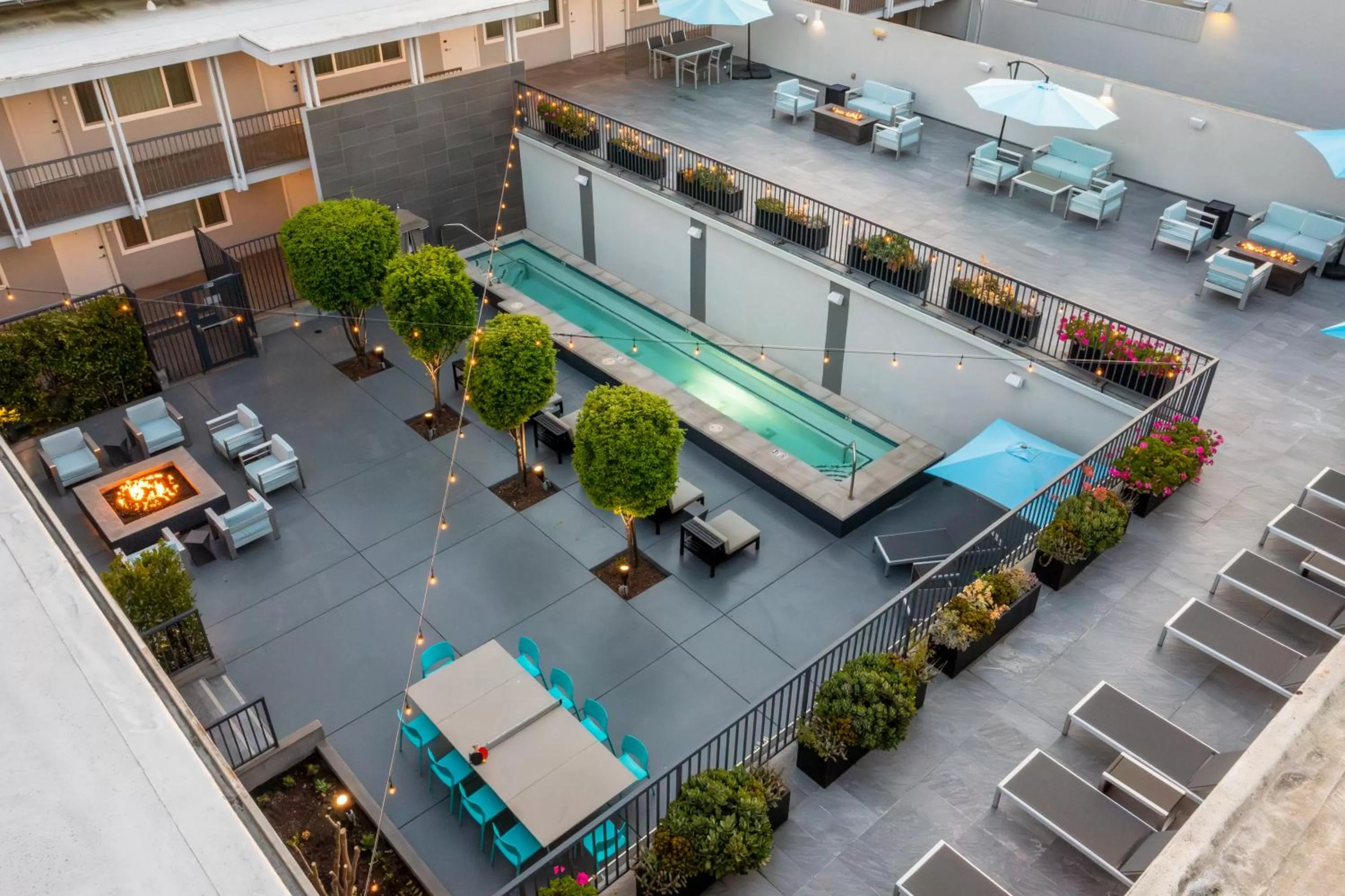 Pool view in Hotel Lucent