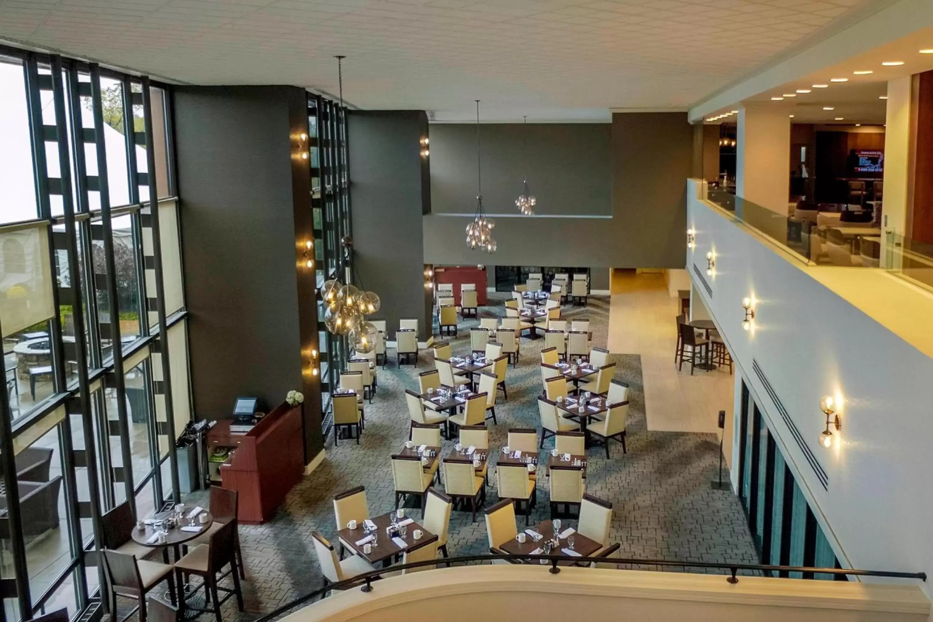 Restaurant/places to eat in Ann Arbor Marriott Ypsilanti at Eagle Crest