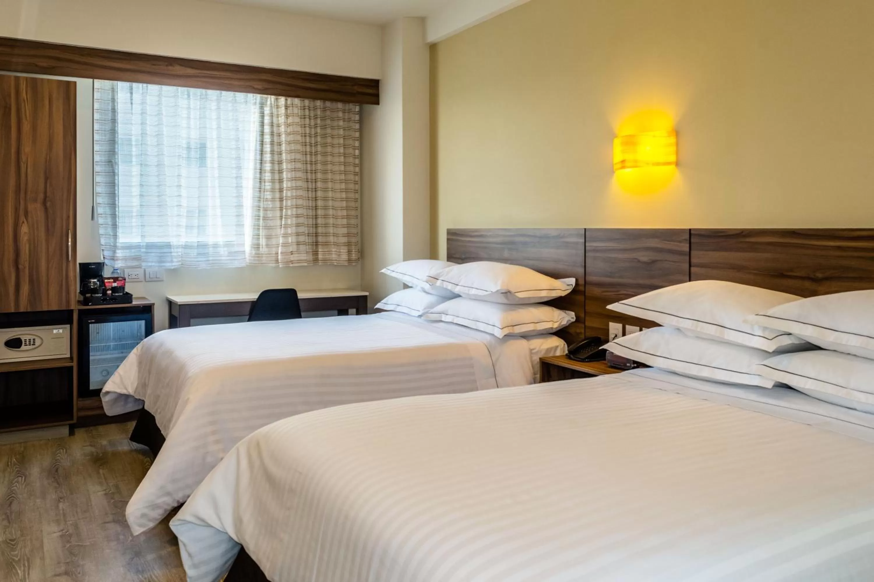 Photo of the whole room, Bed in Crown Victoria Hotel