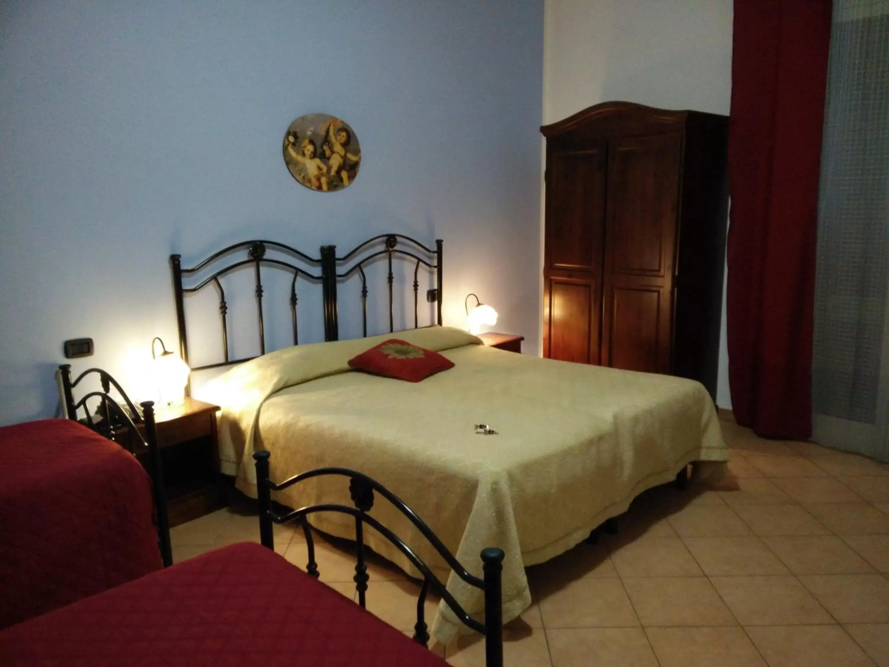 Photo of the whole room, Bed in Locanda Scirocco