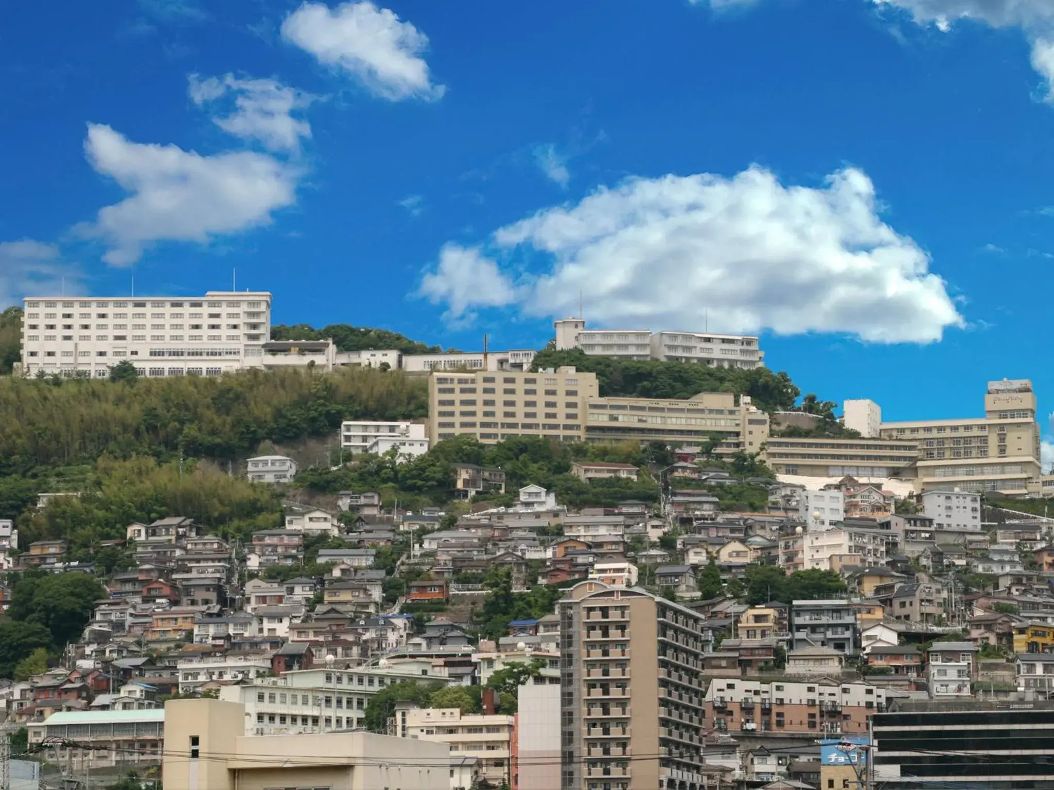 Facade/entrance in Nagasaki Nisshokan Facade/entrance in Nagasaki Nisshokan