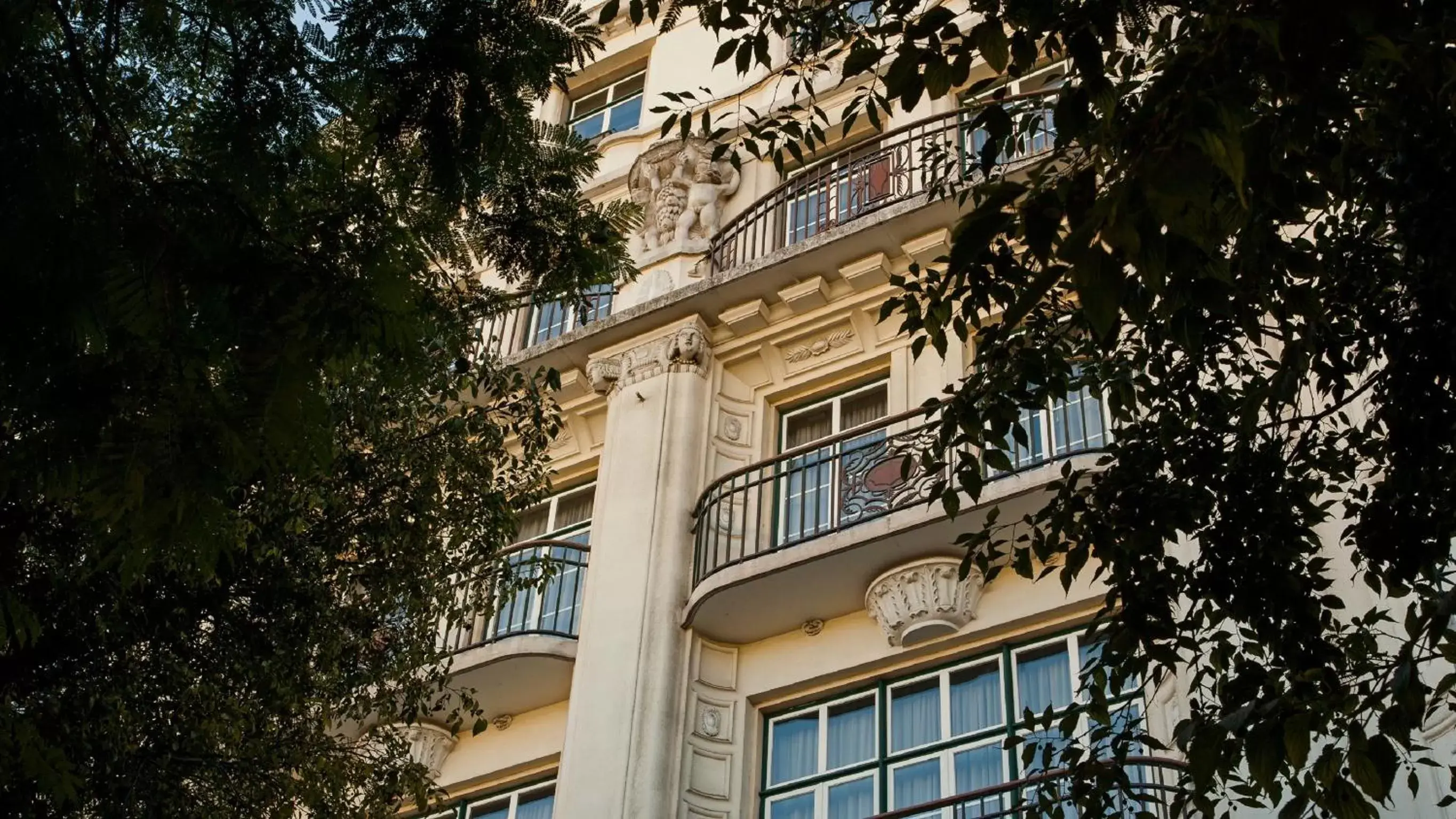 Facade/entrance, Property Building in Hotel Metropole