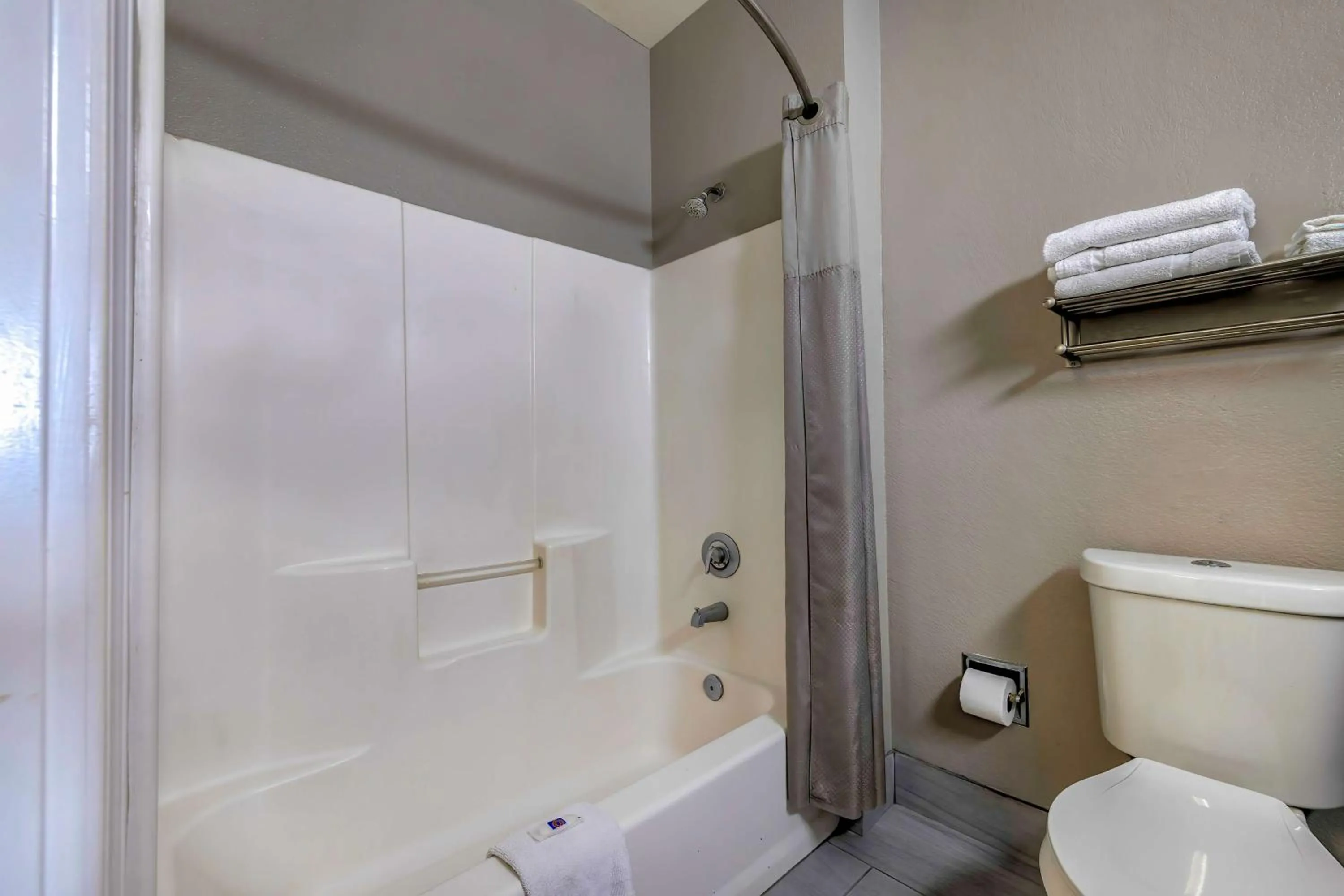 Bathroom in Motel 6-Cedar Park, TX