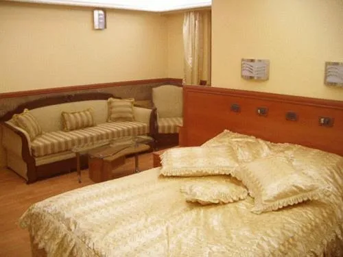 Bed in California Hotel