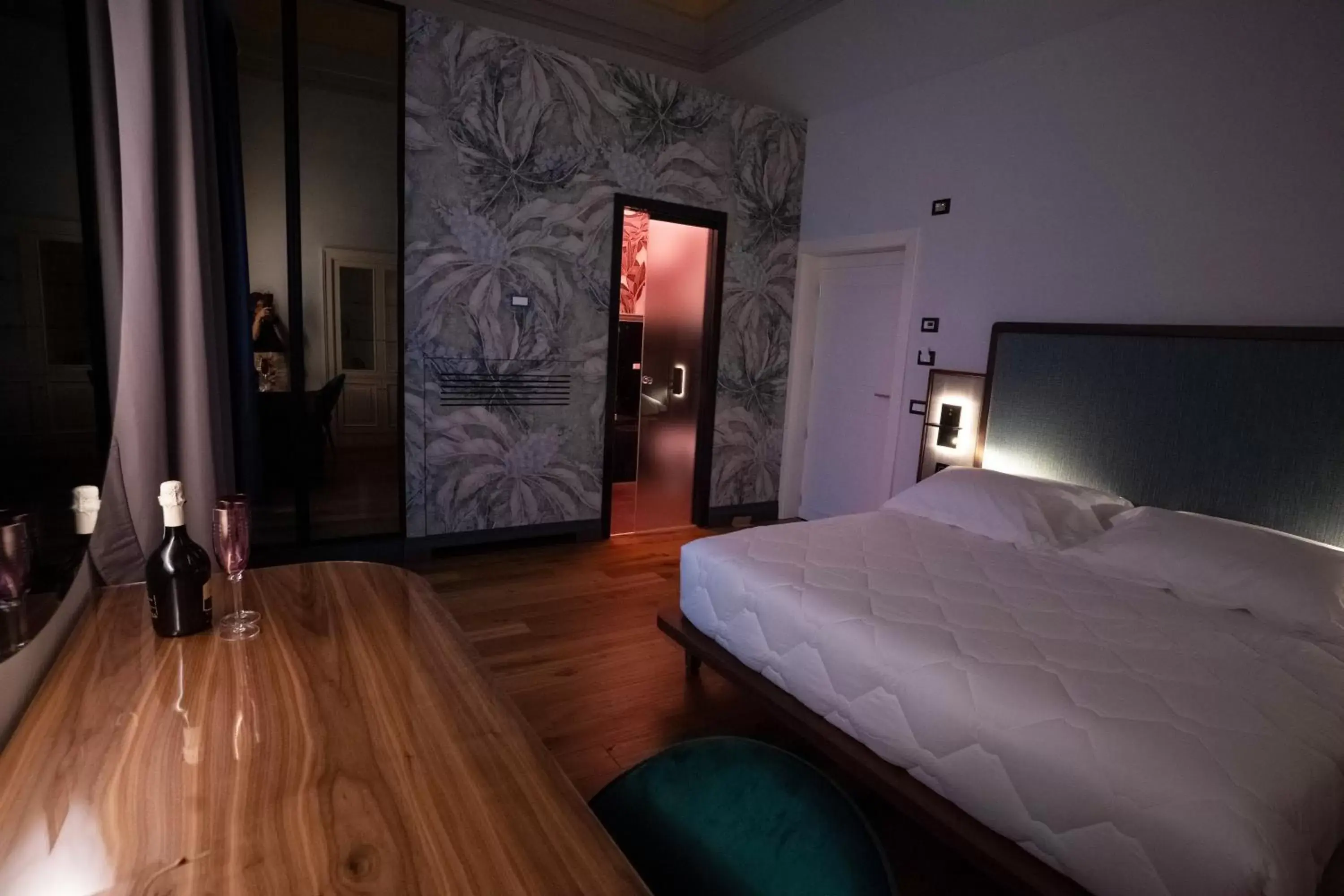 Bed in Lo Stemma Luxury Hotel