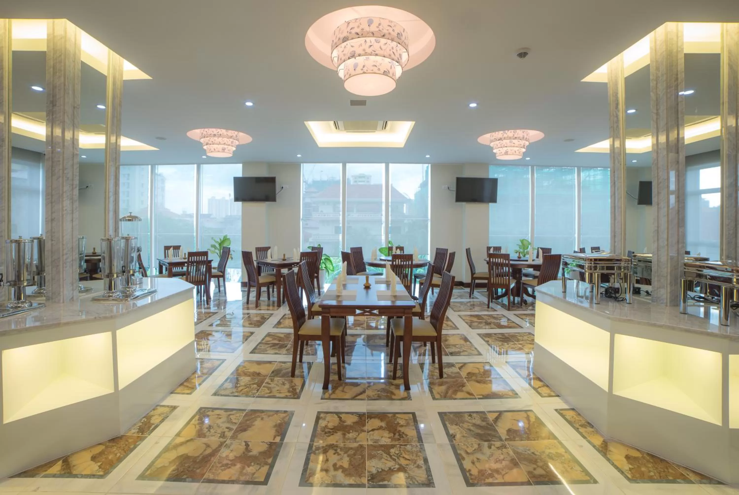 Restaurant/places to eat in Phnom Penh Katari Hotel