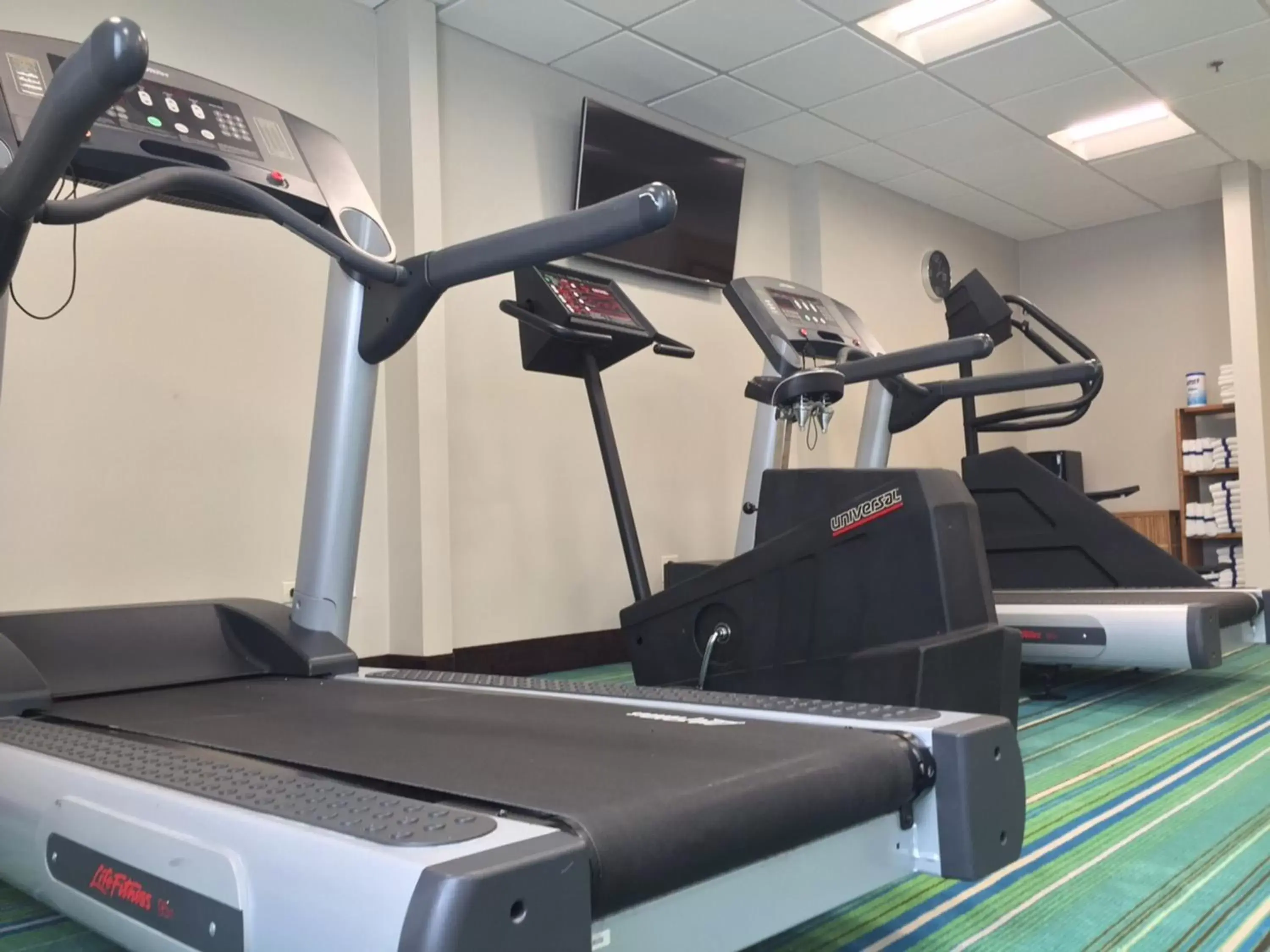 Fitness centre/facilities, Fitness Center/Facilities in Holiday Inn Express Chicago NW - Arlington Heights, an IHG Hotel