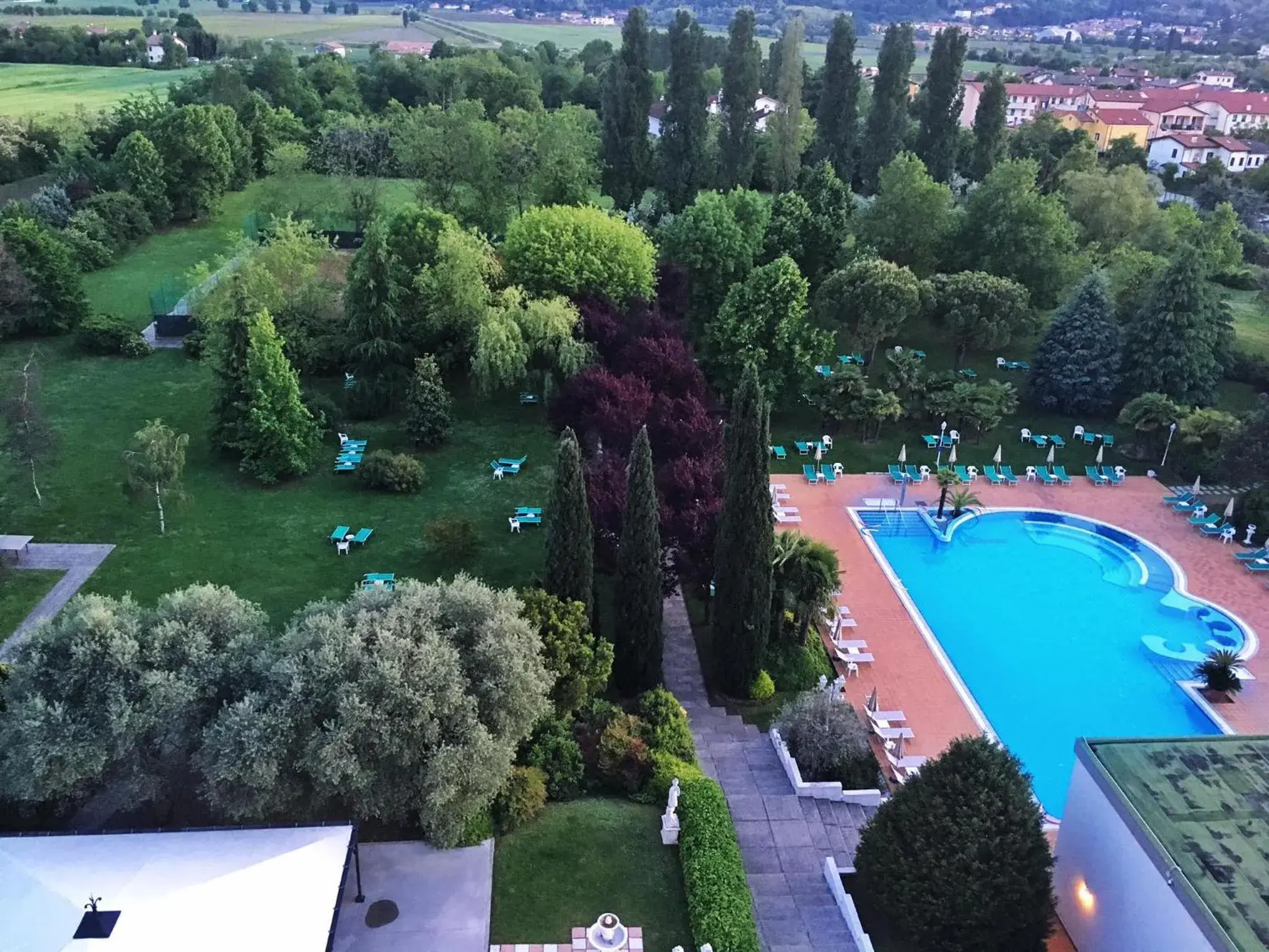 Garden, Pool View in Hotel Des Bains Terme