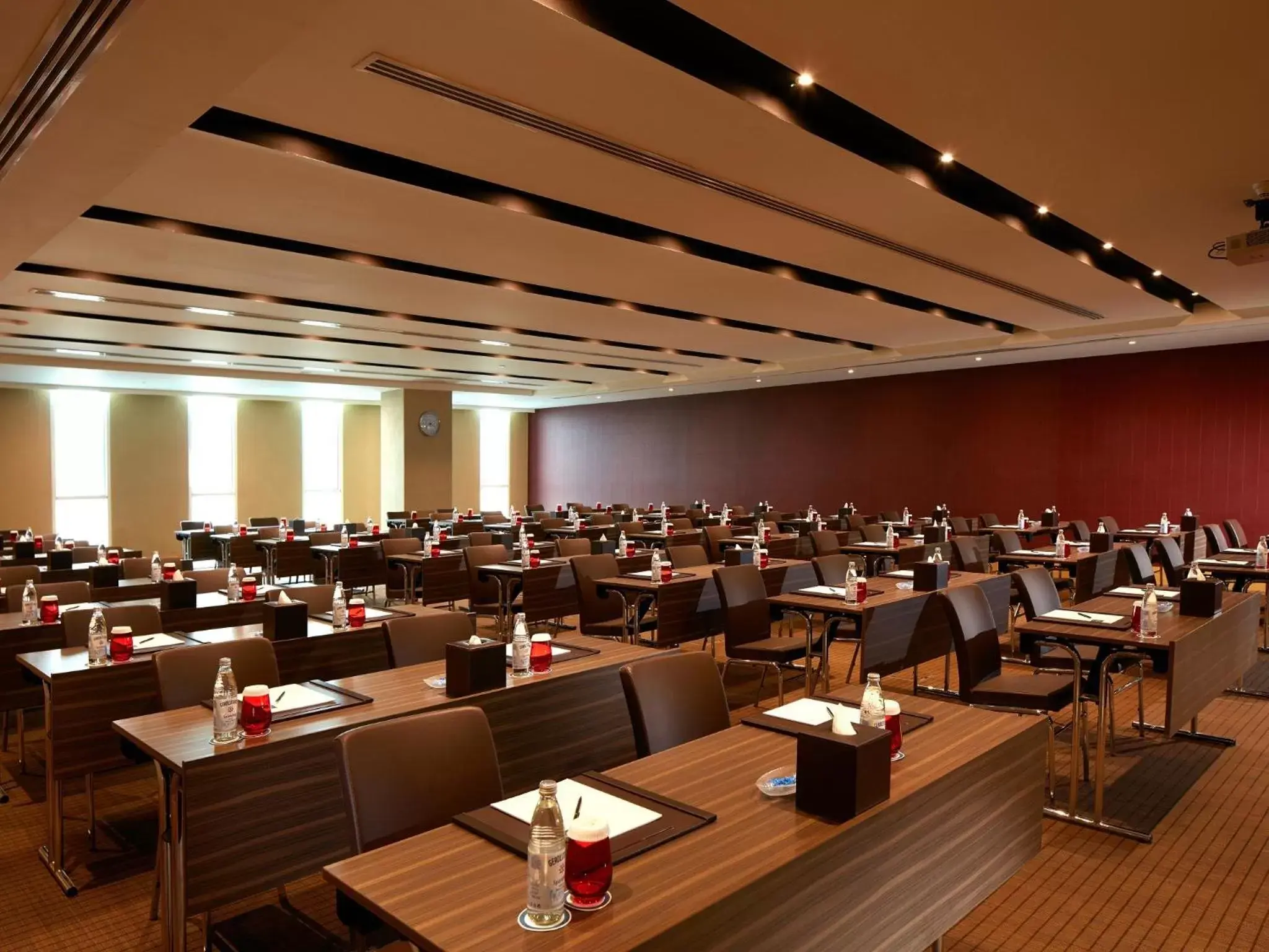 Meeting/conference room, Restaurant/Places to Eat in Millennium Hotel & Convention Centre Kuwait