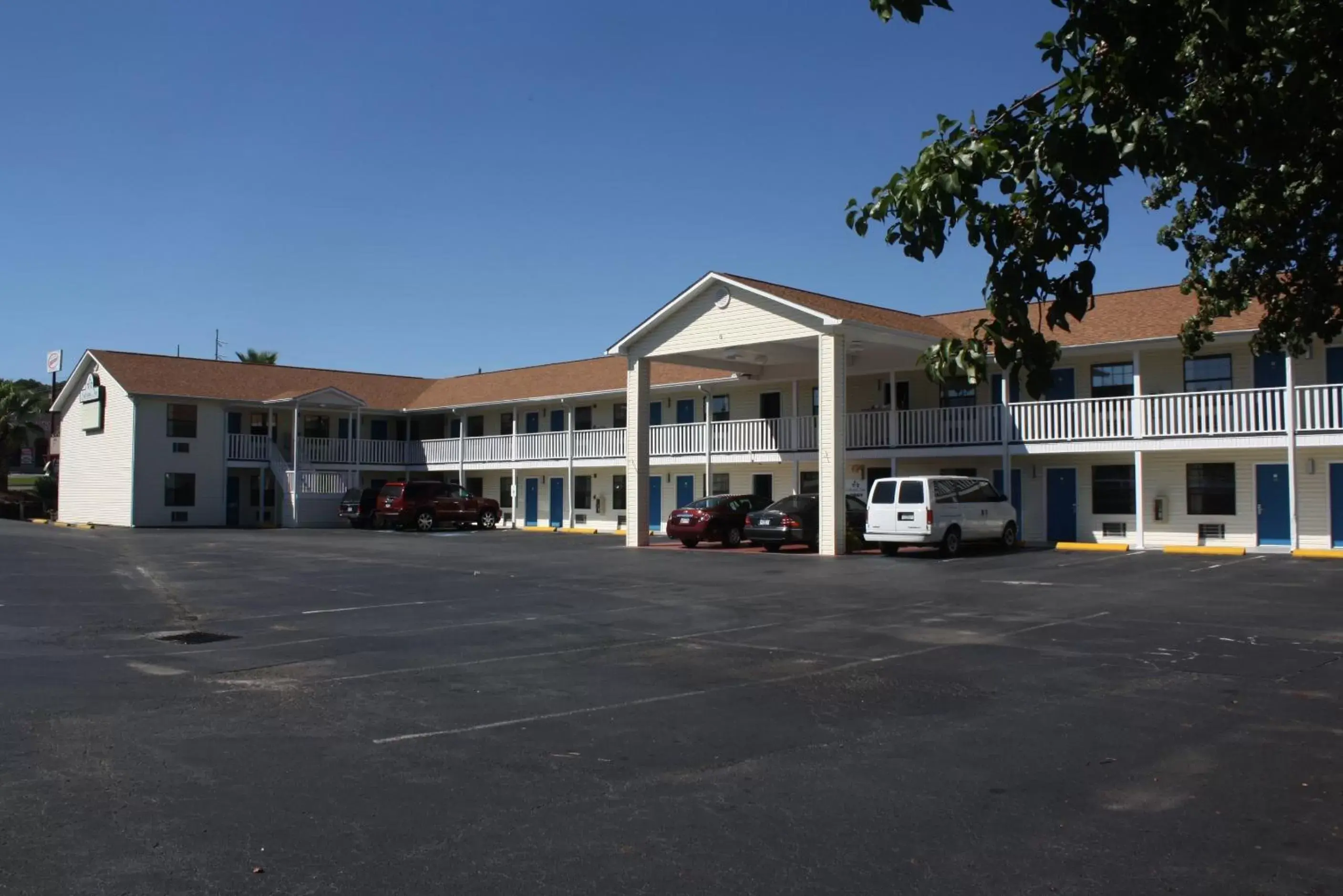 Property Building in Sylvania Inn-Sylvania,Statesboro, GA-Georgia Southern Univ GSU