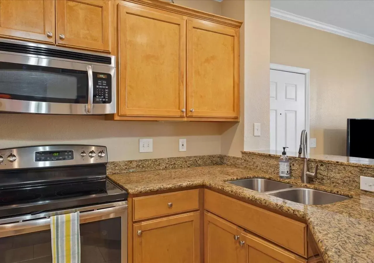 Kitchen or kitchenette, Kitchen/Kitchenette in The Dawn on Galveston Beach