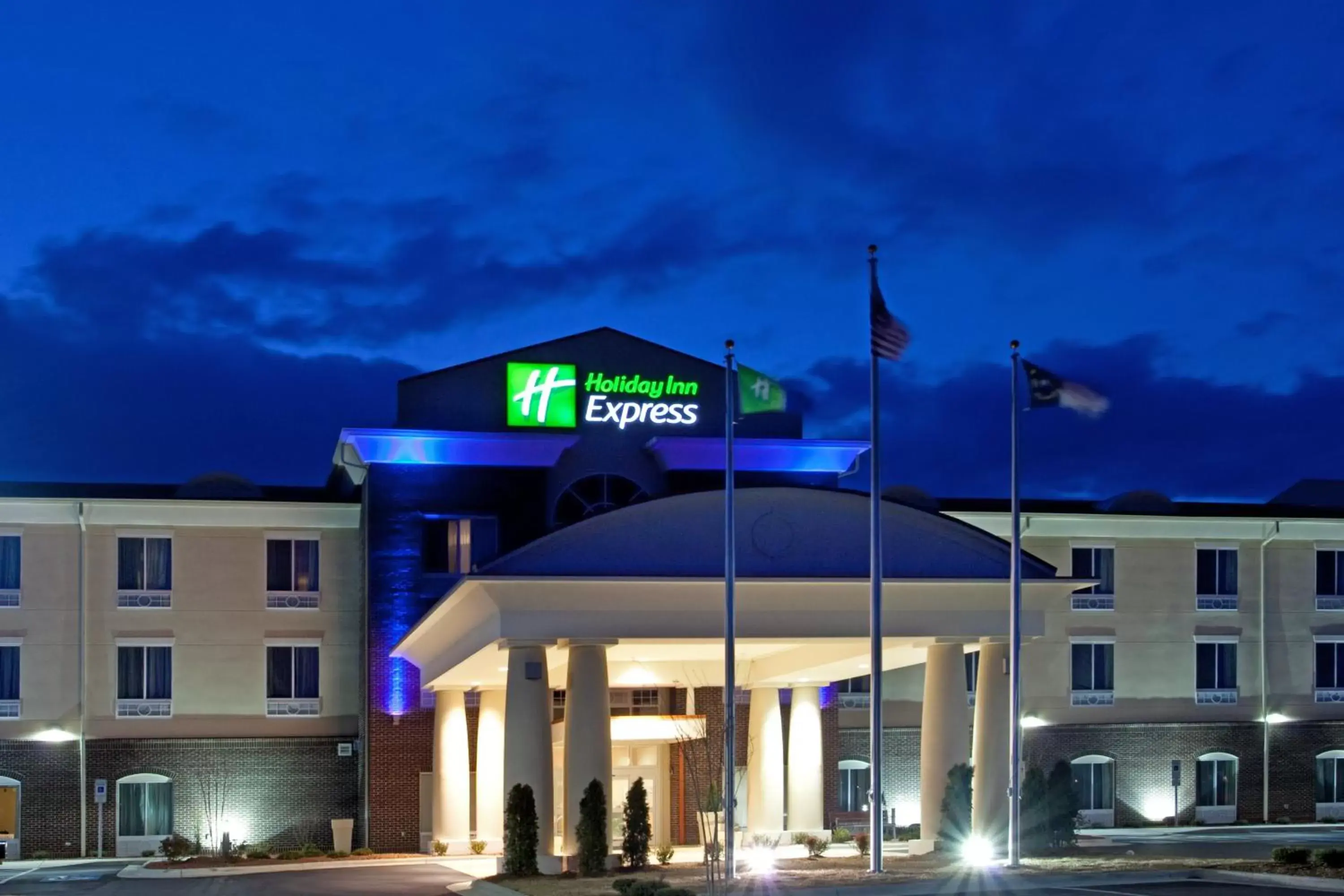 Property Building in Holiday Inn Express Pembroke, an IHG Hotel