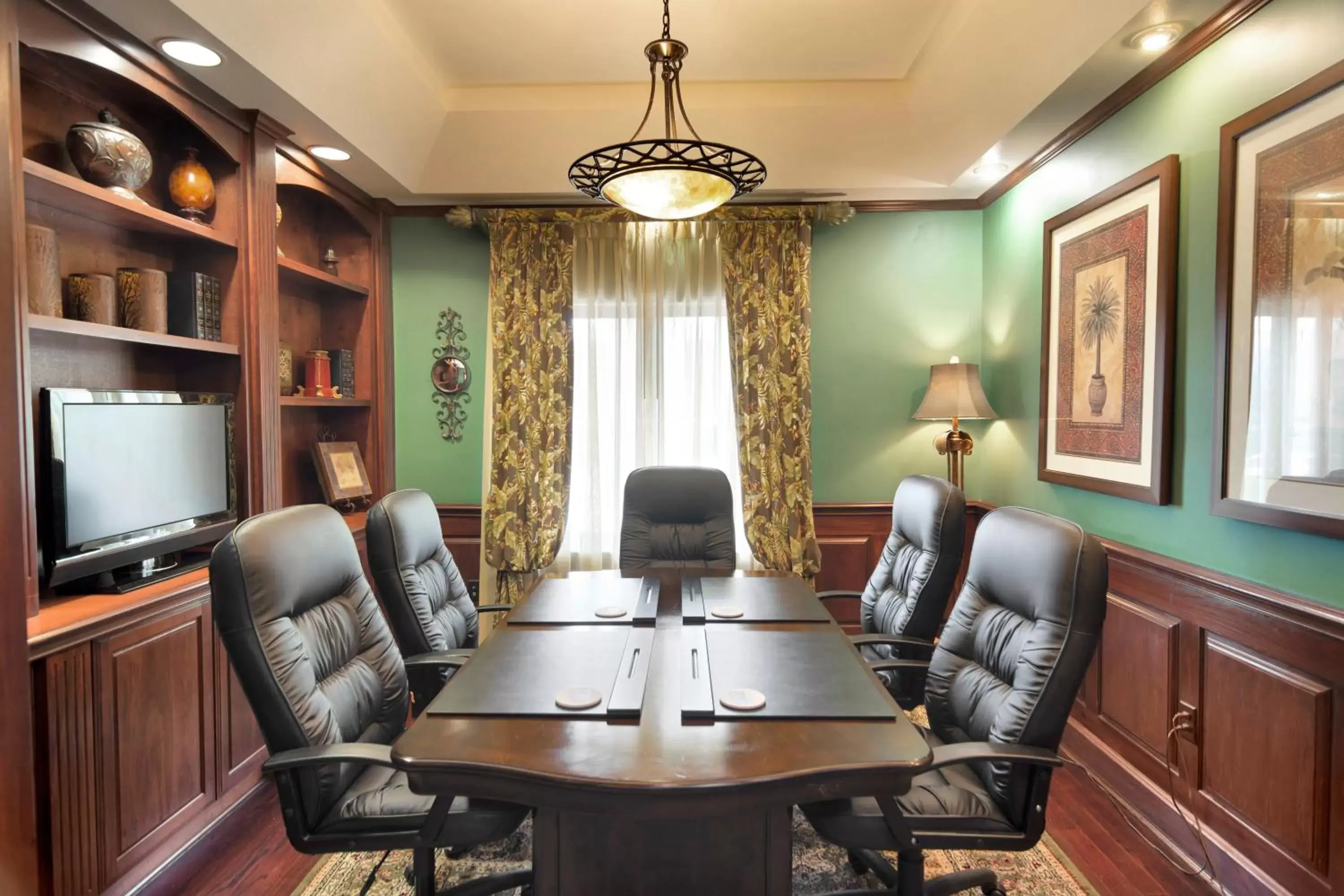 Meeting/conference room in Holiday Inn Express Hotel & Suites DFW West - Hurst, an IHG Hotel
