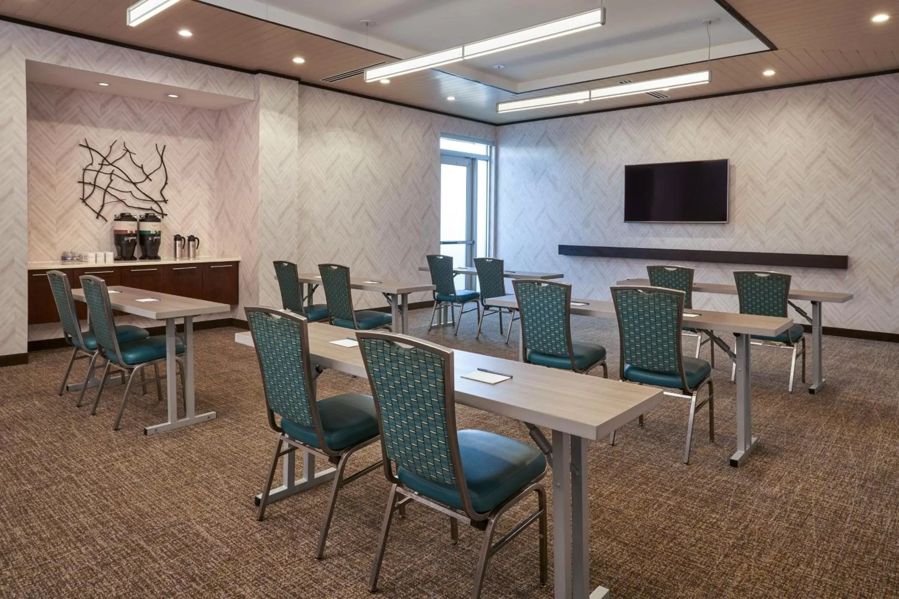 Meeting/conference room in SpringHill Suites by Marriott Philadelphia Airport / Ridley Park