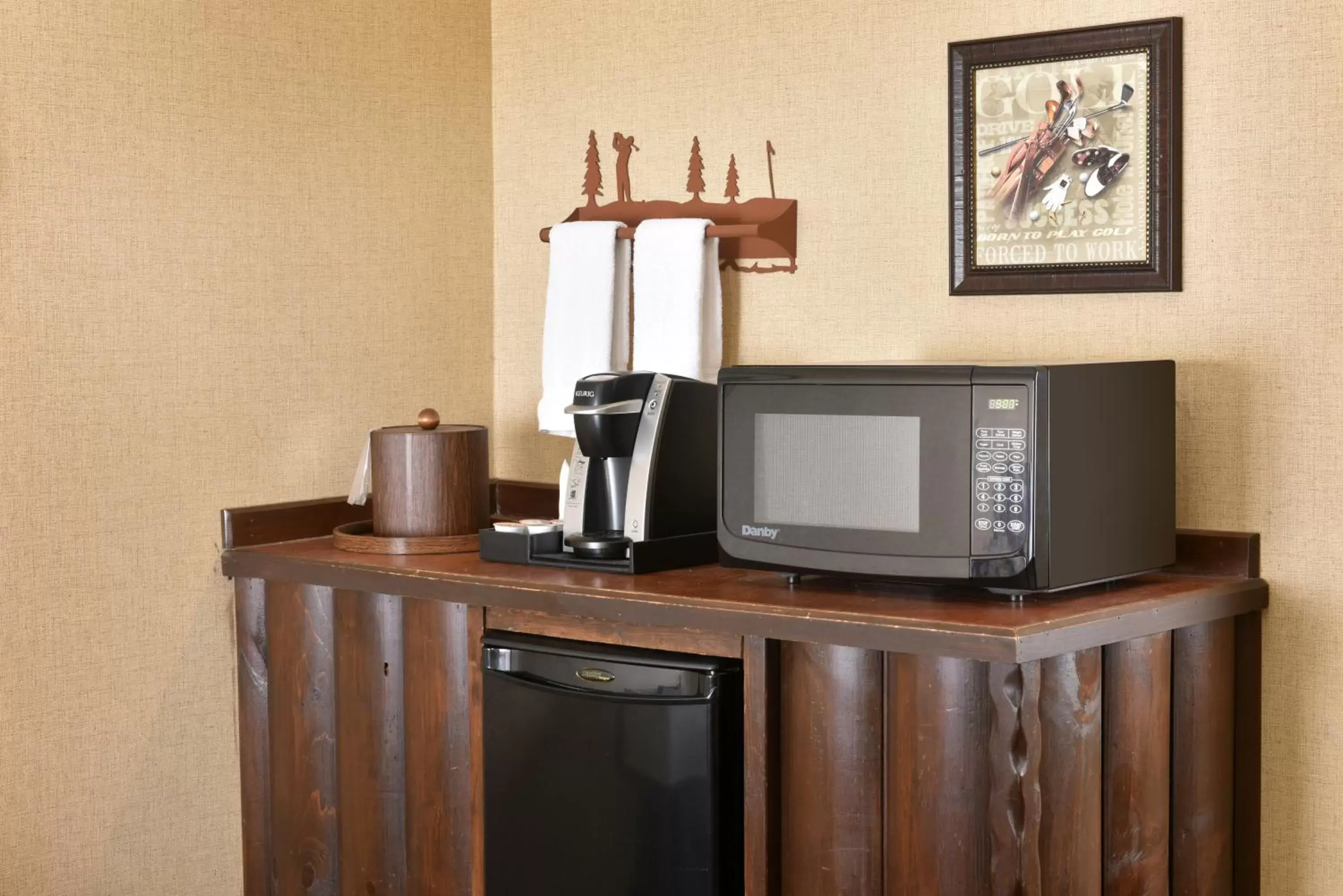 minibar in Stoney Creek Hotel Columbia